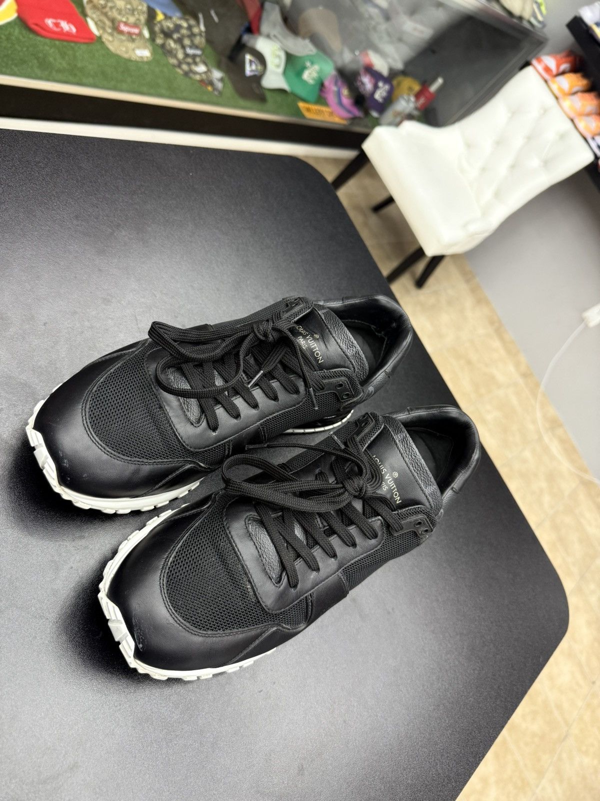 Louis Vuitton Louis Vuitton Run away black monogram sneaker sz 9LV / 10US Size US 10 / EU 43 - 5 Thumbnail