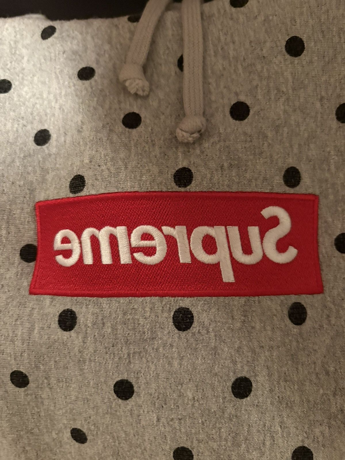 Supreme grey supreme cdg polka dot box logo Size US M / EU 48-50 / 2 - 2 Thumbnail