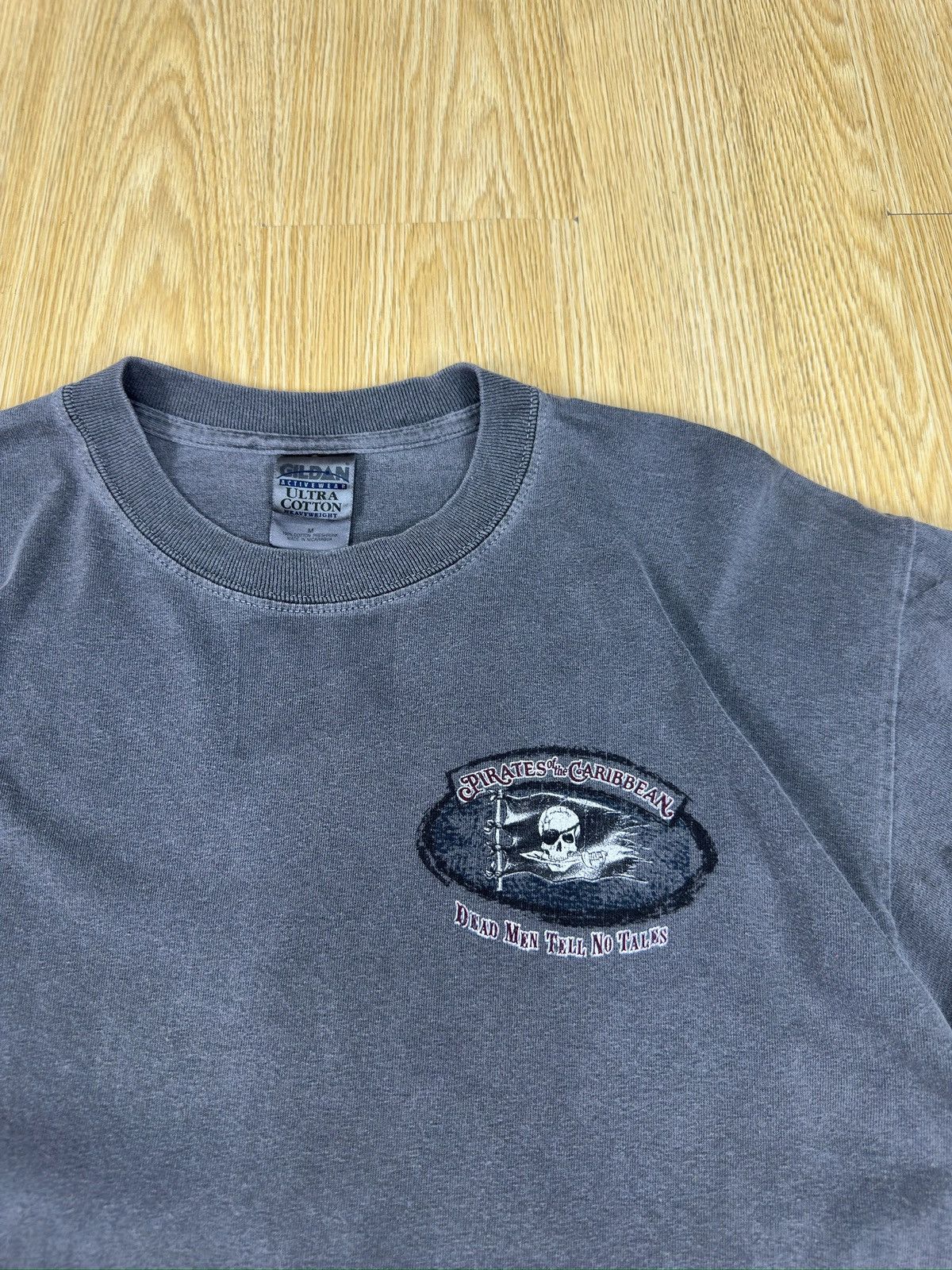 Vintage Vintage Pirates of the Caribbean Promo TShirt A896 Size US M / EU 48-50 / 2 - 4 Thumbnail