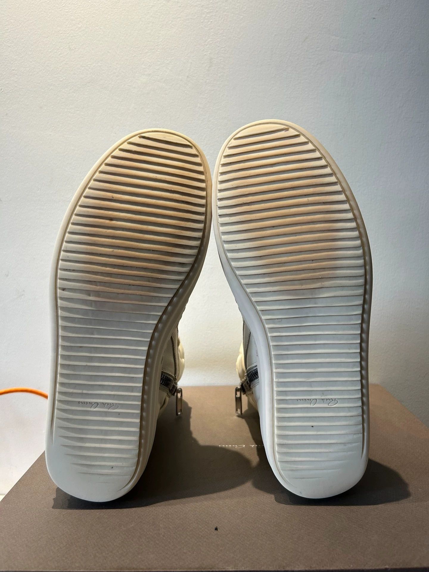 Rick Owens Rick Owens main line all-white chunky lace-up triangle shoes Size US 9 / EU 42 - 8 Thumbnail