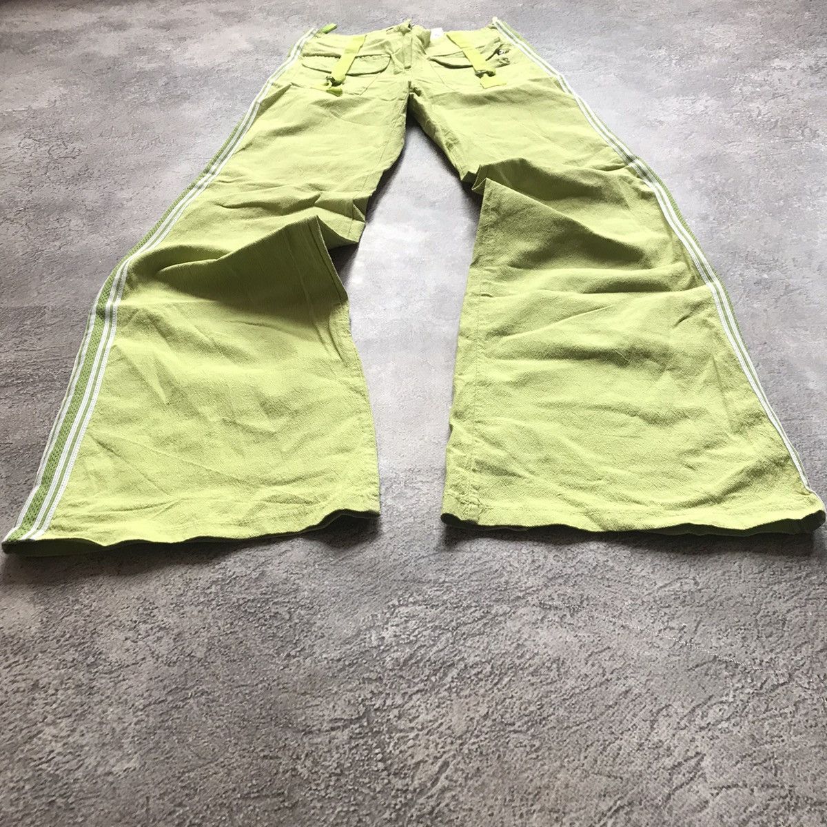 Vintage Vintage 90s Baggy Parachute Pants Lime Neon Skate Y2K 26 Size 26" / US 2 / IT 38 - 1 Thumbnail