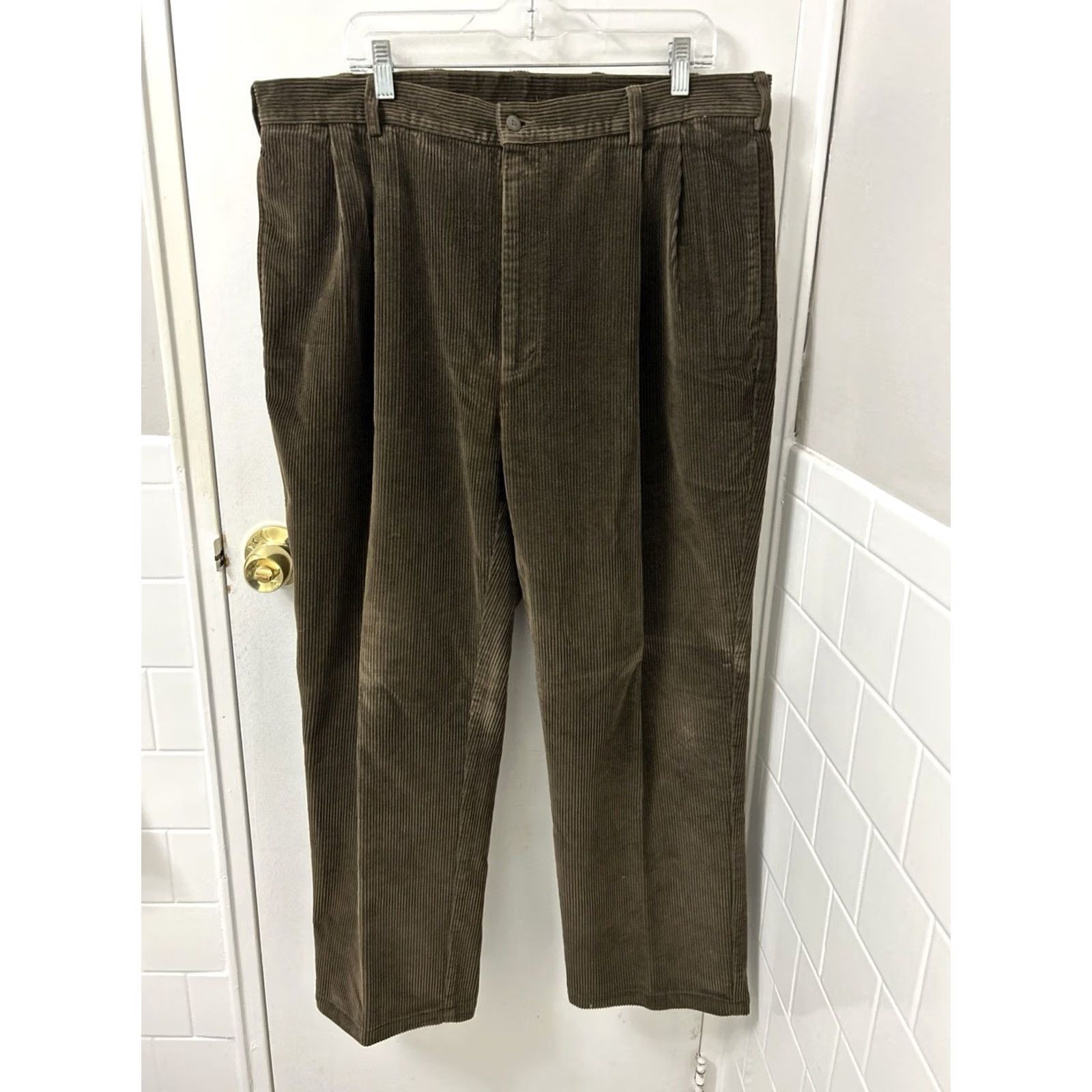 Jos. A. Bank Jos A Bank Corduroy Pants Mens 40x30 Brown Pleated Straight Leg Trousers Size US 40 / EU 56 - 2 Thumbnail