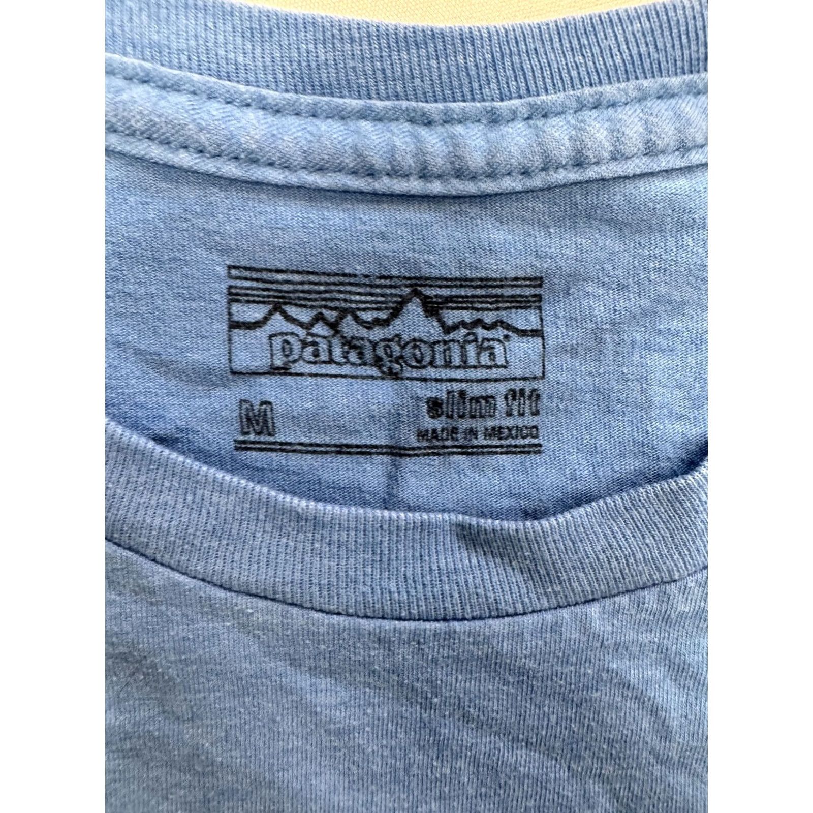Patagonia VINTAGE Patagonia Men's M Medium Slim Fit Blue Flying Fish Vane Graphic T-Shirt Size US M / EU 48-50 / 2 - 4 Thumbnail