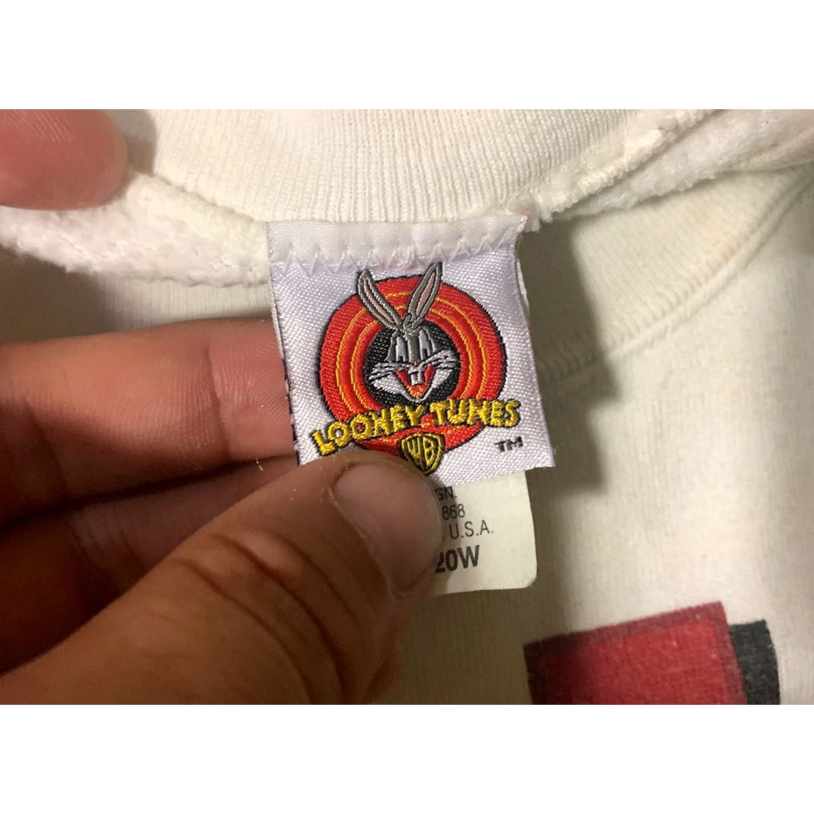 Vintage VINTAGE Looney Tunes Crewneck Sweatshirt Adult XL White Long Sleeve 90s Size US XL / EU 56 / 4 - 5 Thumbnail