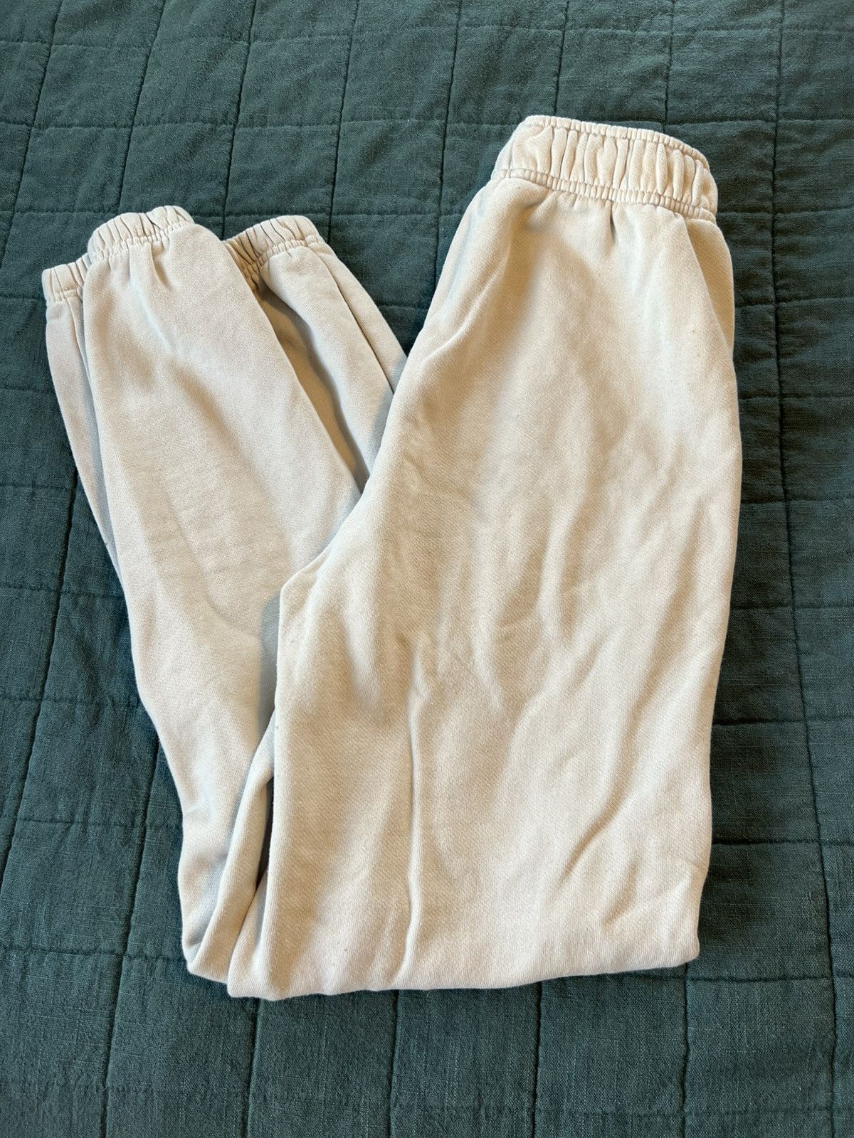 Alo Yoga Alo Yoga Cream Joggers Size 27" / US 4 / IT 40 - 2 Thumbnail
