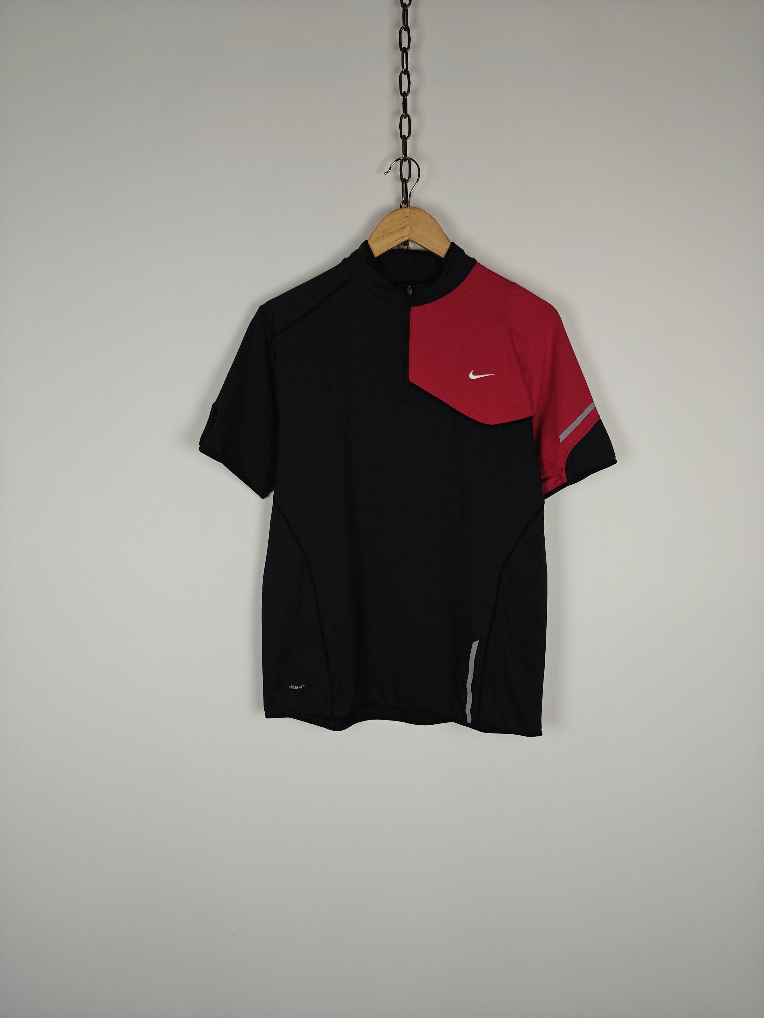 Nike Nike Dry Fit Training Jersey Black/Red size L Size US L / EU 52-54 / 3 - 1 Thumbnail