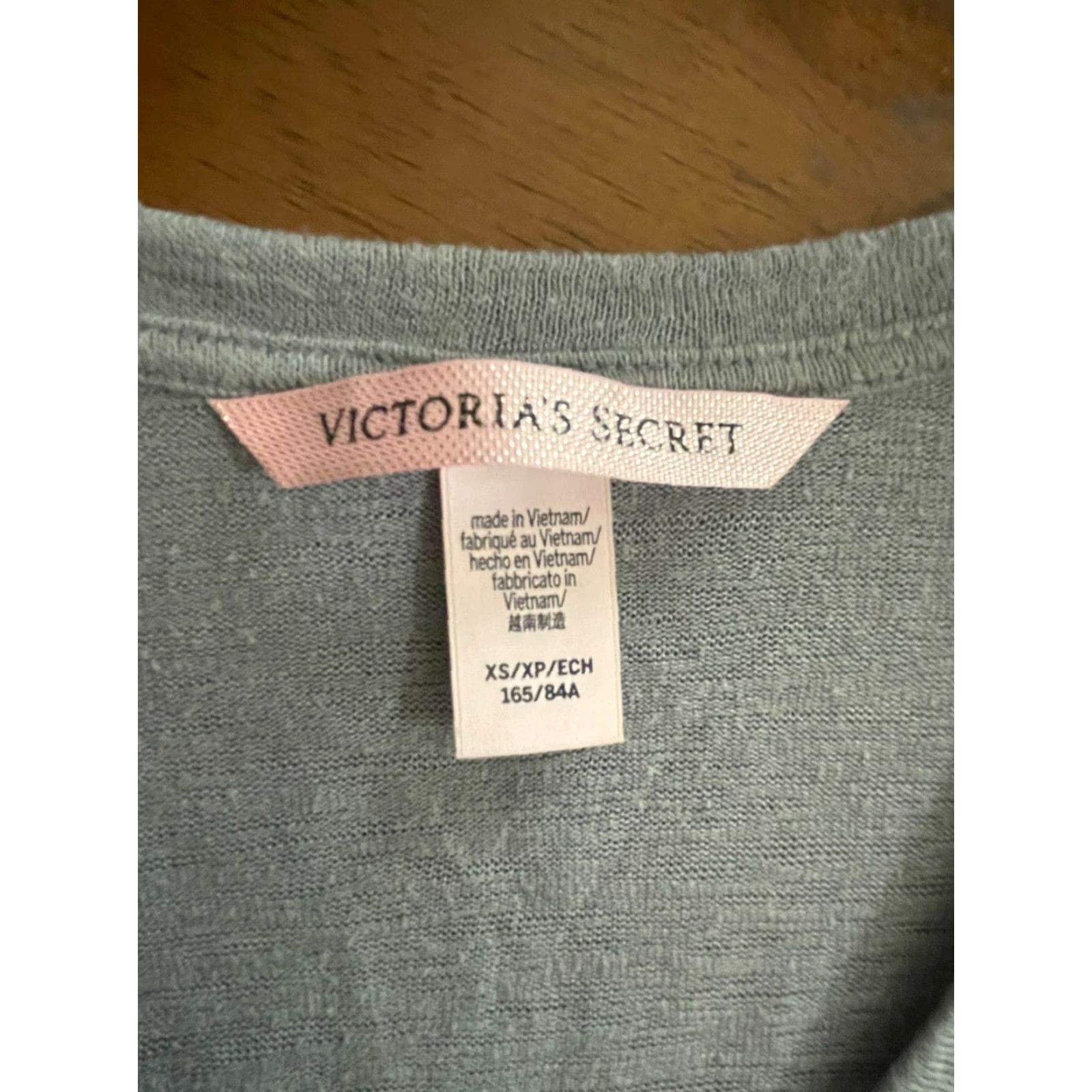 Victoria's Secret Viktoria’s Secret XS sleep shirt gray 1/4 button comfy Size XS / US 0-2 / IT 36-38 - 3 Thumbnail
