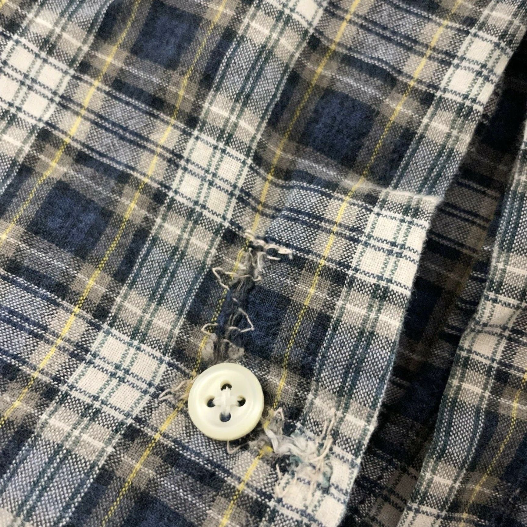 Polo Ralph Lauren Polo Ralph Lauren Greggor Plaid Long Sleeve Button Front shirt Men's XL Blue Multicolor Button-Up Size US XL / EU 56 / 4 - 3 Thumbnail