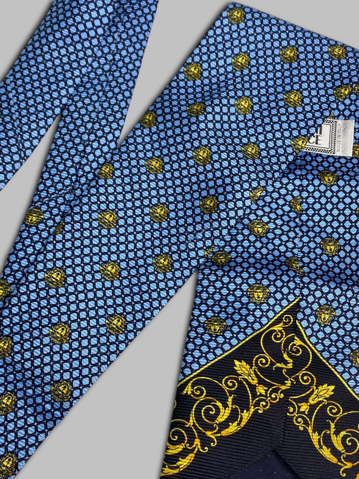 Versace Gianni Versace Rare Vintage Tie Blue Geometric Pattern Silk Size ONE SIZE - 9 Thumbnail