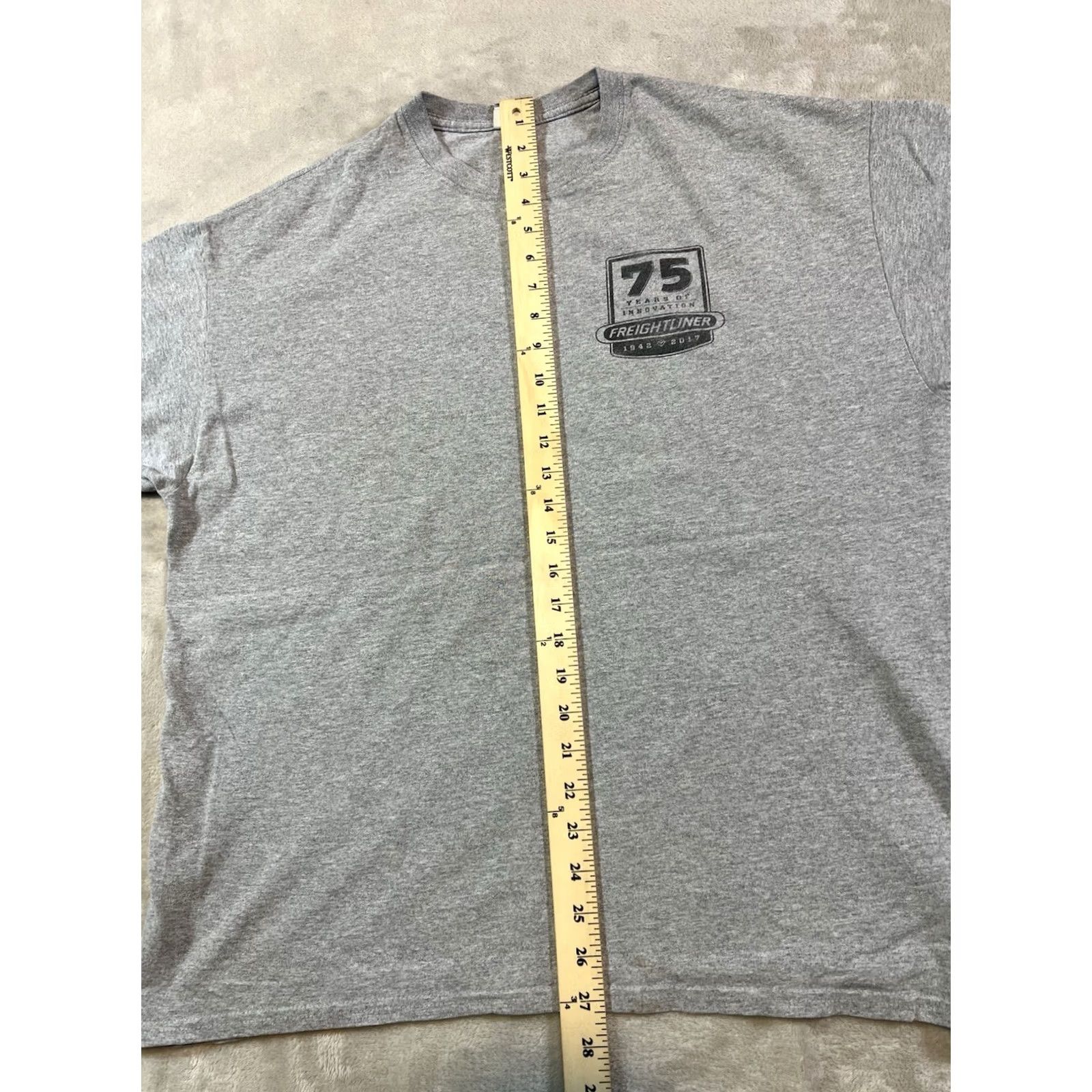 Vintage Freightliner Shirt XL Gray Short Sleeve T-Shirt Men USA 75 Years Of Innovation Logo Cotton Gildan 5000 Regular Ring Spun Size US XL / EU 56 / 4 - 3 Thumbnail
