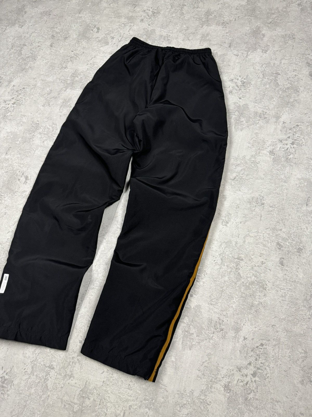 Nike Vintage Nike Y2K Streetwear Sportswear Track Pants Size M Size US 32 / EU 48 - 10 Thumbnail