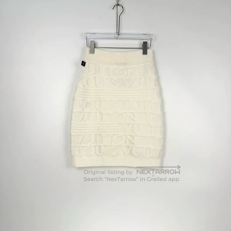 Louis Vuitton Louis Vuitton size s White monogram logo sheep wool nylon s Size 24" / US 00 / IT 34 - 4 Thumbnail