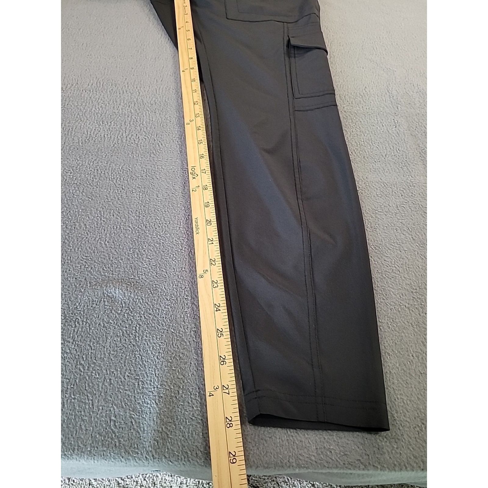 Athleta Athleta Cargo Pants Size 2 Black Travel Hiking Gorpcore Tech Size 26" / US 2 / IT 38 - 7 Thumbnail