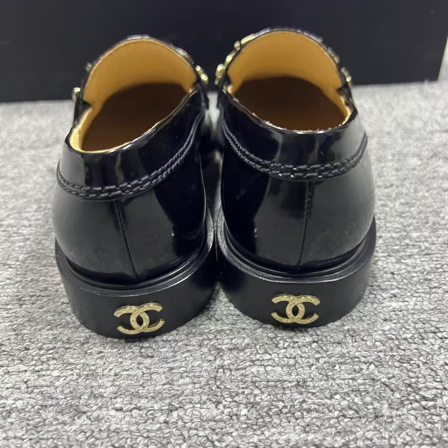 Chanel Chanel Women's Black Patent Calfskin Leather Flats Size US 4 / IT 34 - 4 Thumbnail