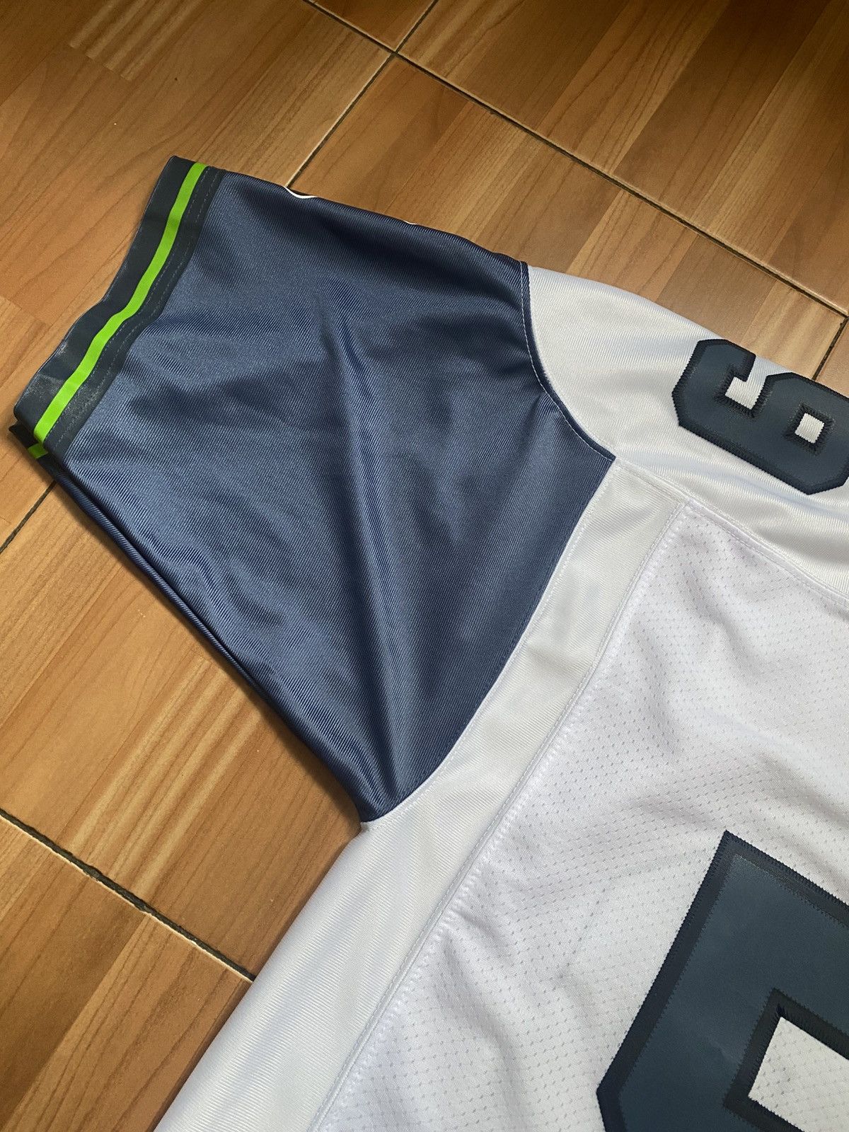 Reebok Reebok Seattle Seahawks Singed #59 Aaron Currey Jersey Mens Size US L / EU 52-54 / 3 - 6 Thumbnail