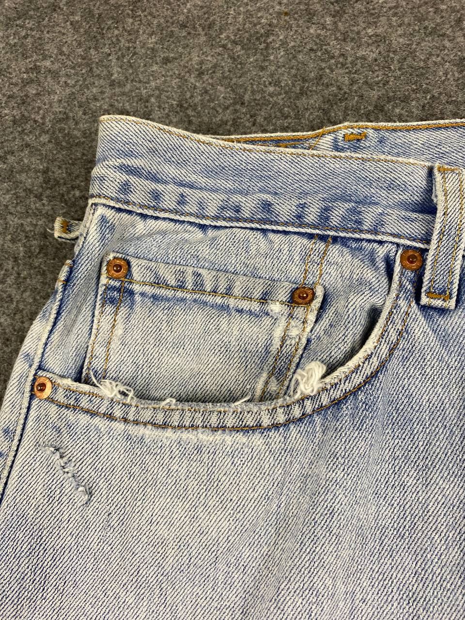 Levi's vintage levis 505 regular fit distressed denim Size US 39 - 13 Thumbnail