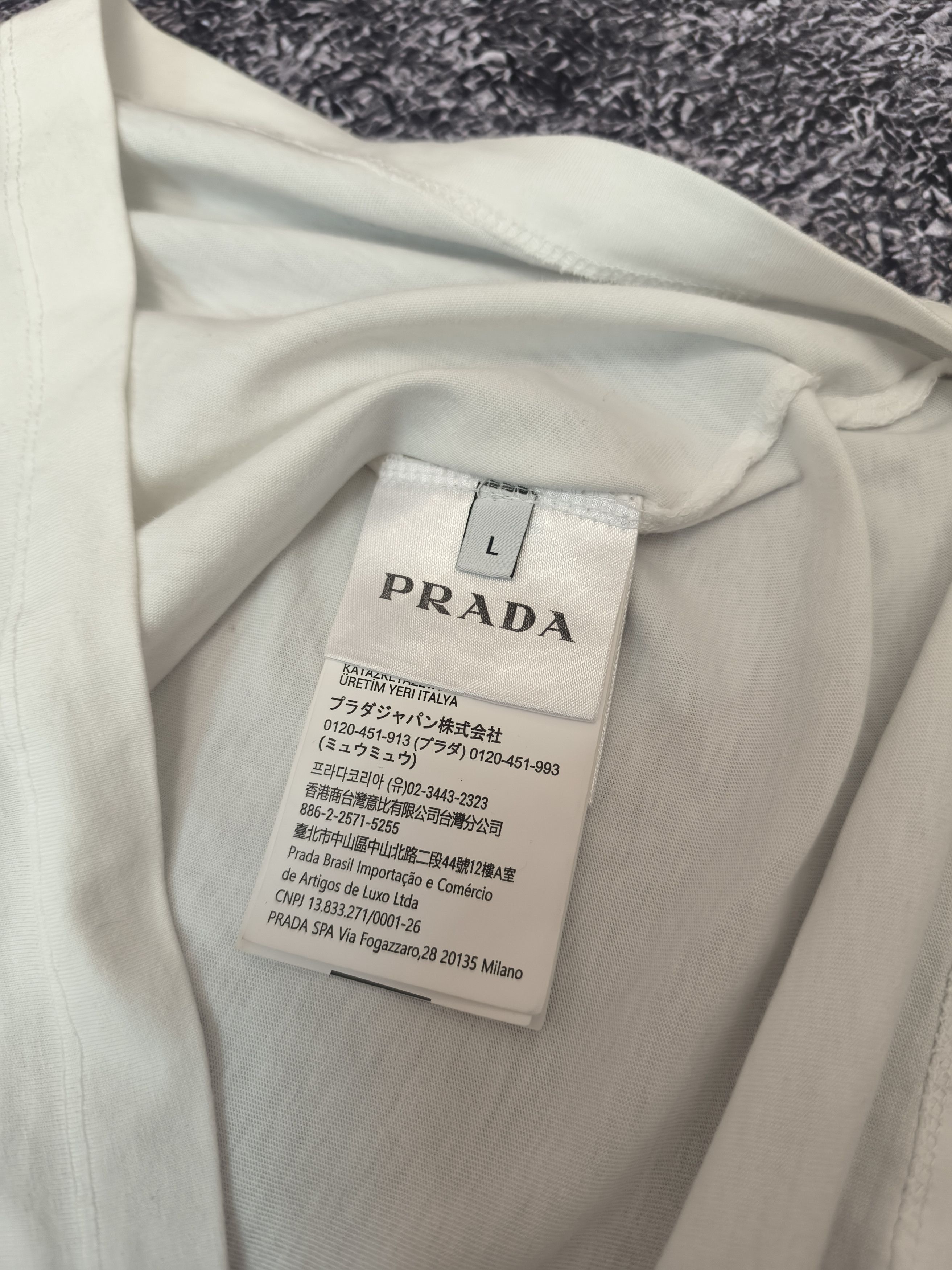 Prada T-shirt Prada Size US L / EU 52-54 / 3 - 6 Thumbnail