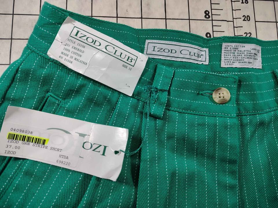 Izod Women's IZOD CLUB Green Pinstripe Shorts Size 12 Size 34" / US 12 / IT 48 - 2 Thumbnail