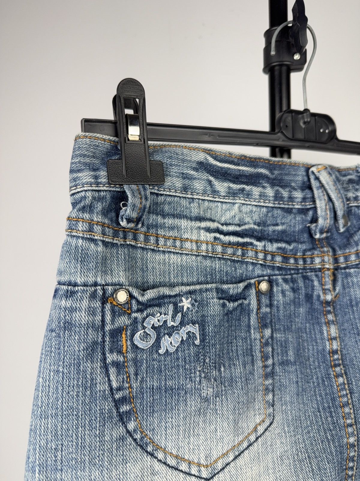 Japanese Brand Retro Vintage 00s Y2K Studded Denim Mini Skirt Faded Wash XS Size 27" / US 4 / IT 40 - 9 Thumbnail