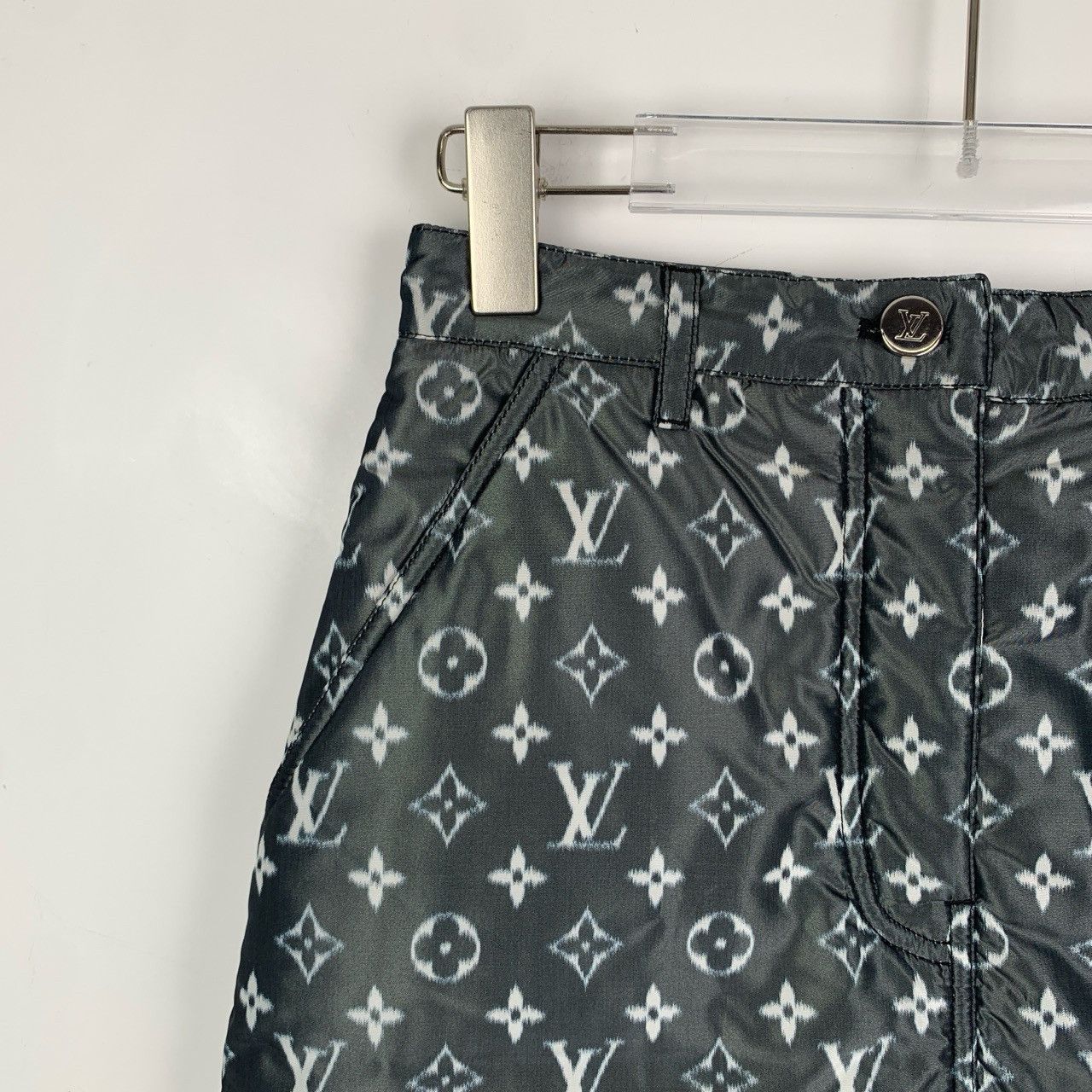 Louis Vuitton Louis Vuitton Mulberry Silk Mini Skirt K26WX Size 24" / US 00 / IT 34 - 3 Thumbnail