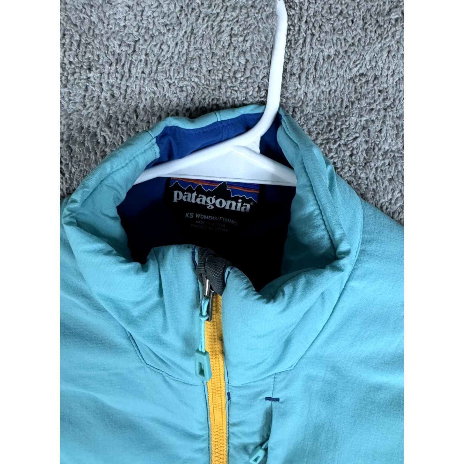 Patagonia Patagonia Vest Womens XS Teal Blue Insulated Quilted Full Zip Puffer Hiking Size XS / US 0-2 / IT 36-38 - 4 Thumbnail