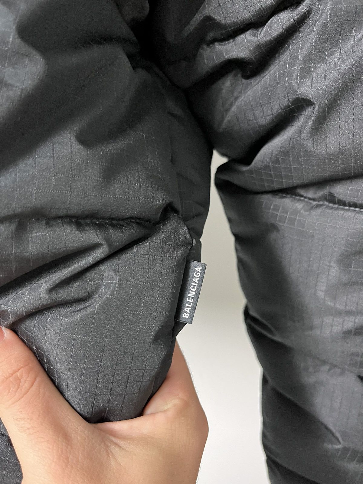 Balenciaga Balenciaga Cropped Fit Ripstop Puffer Jacket Size US S / EU 44-46 / 1 - 4 Thumbnail