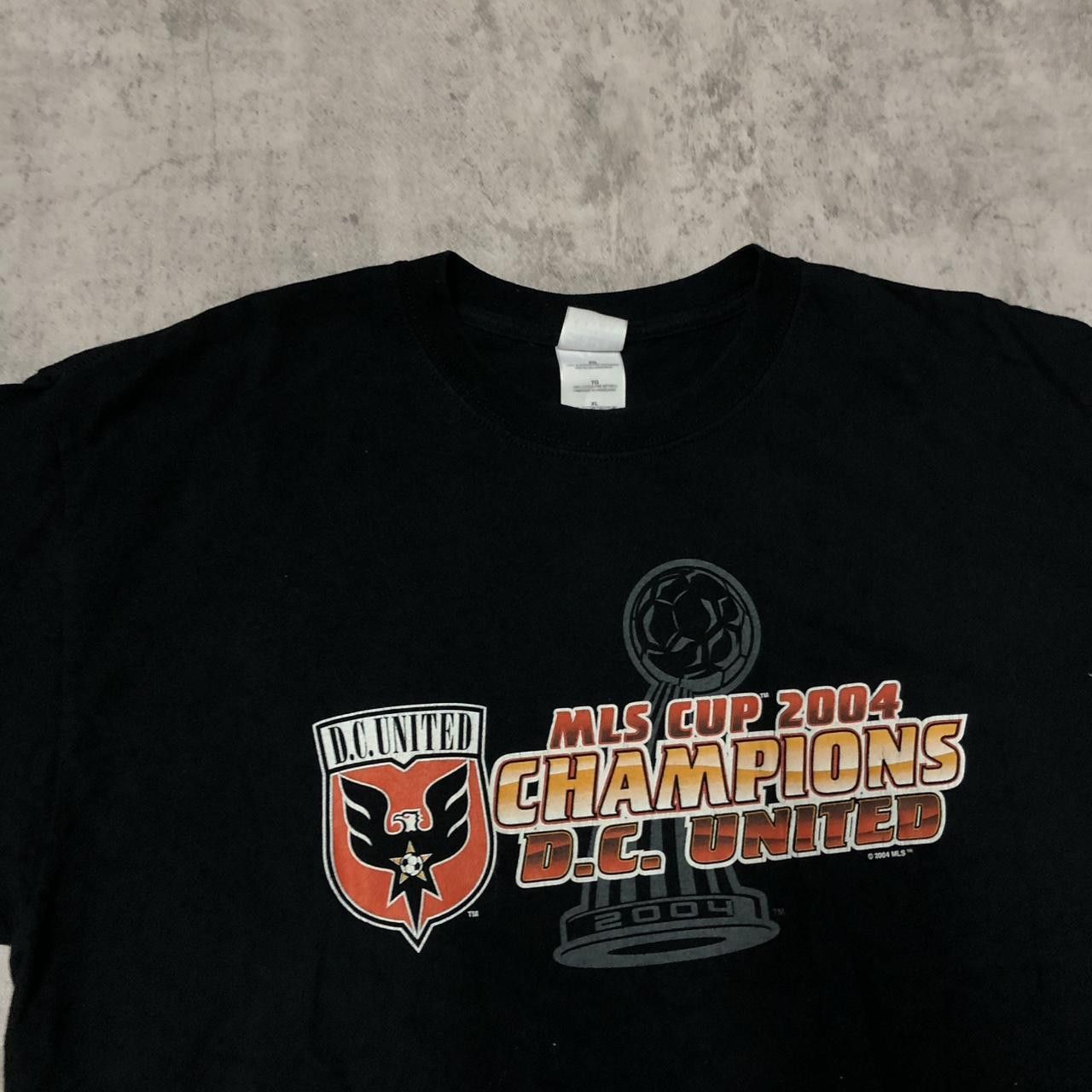 Gildan Black and orange vintage DC United 2004 MLS Size US XL / EU 56 / 4 - 2 Thumbnail