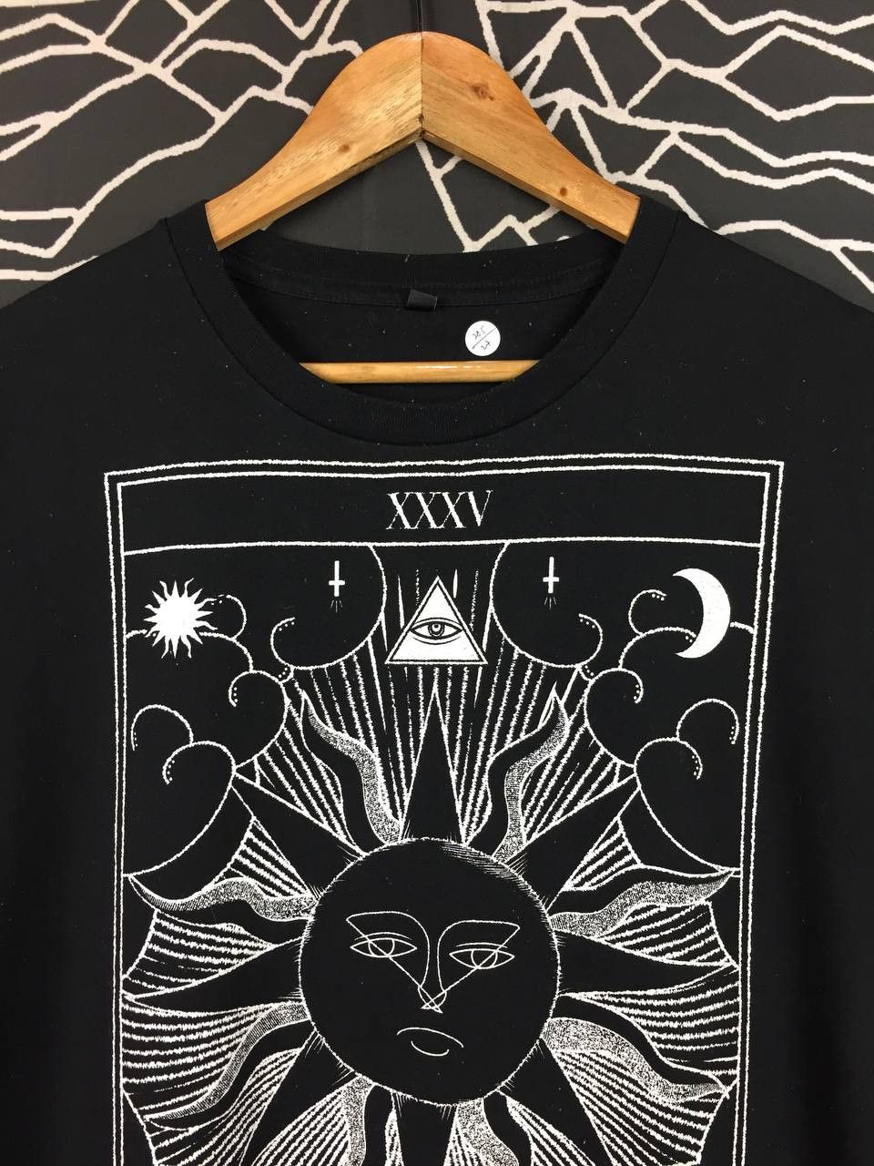 Band Tees ONE OK ROCK Japanese Rock Band Tarot Card Tee Size US L / EU 52-54 / 3 - 3 Thumbnail