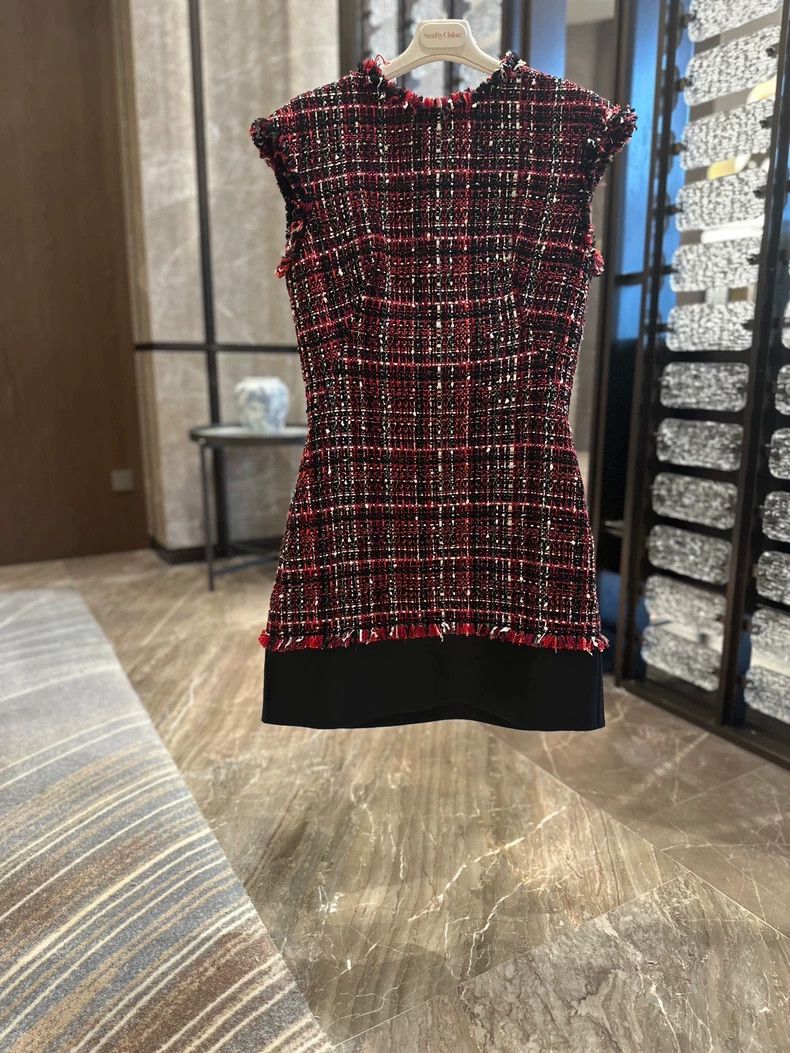 Alexander McQueen Alexander McQUEEN Coarse woolen small fragrant style dress, Size S / US 4 / IT 40 - 1 Thumbnail
