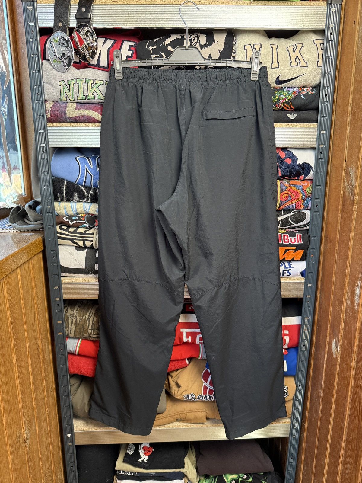 Japanese Brand Nike Vintage Nylon Pants Baggy Sweatpants Japan Size US 36 / EU 52 - 2 Thumbnail