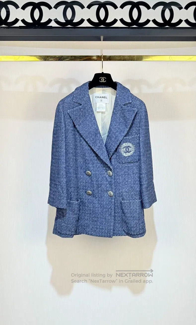 Chanel Chanel 12p badge embroidered suit jacket Size XS / US 0-2 / IT 36-38 - 1 Thumbnail