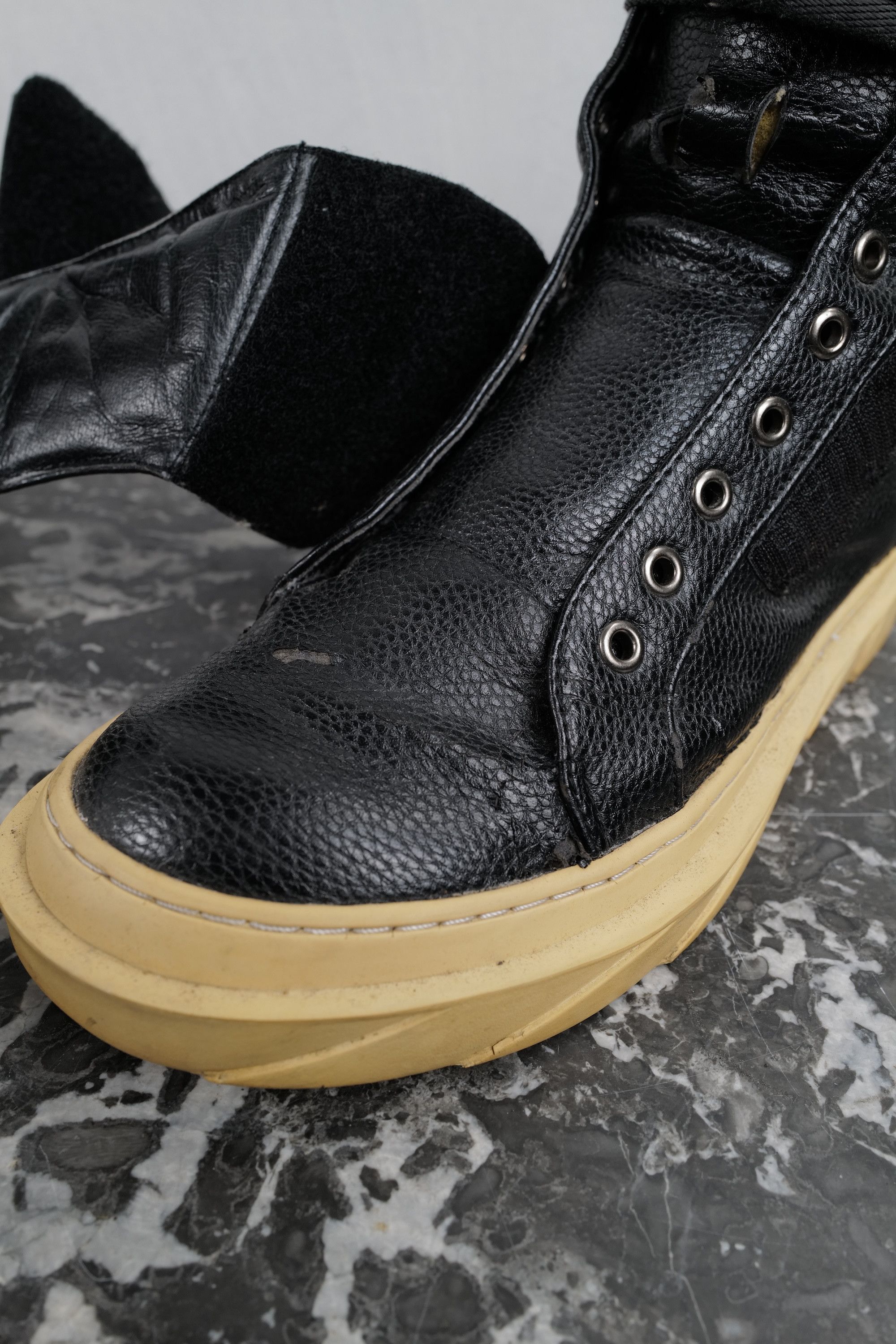 D by D DBYD HI-TOP FABRIC SNEAKER Size US 8 / EU 41 - 21 Thumbnail