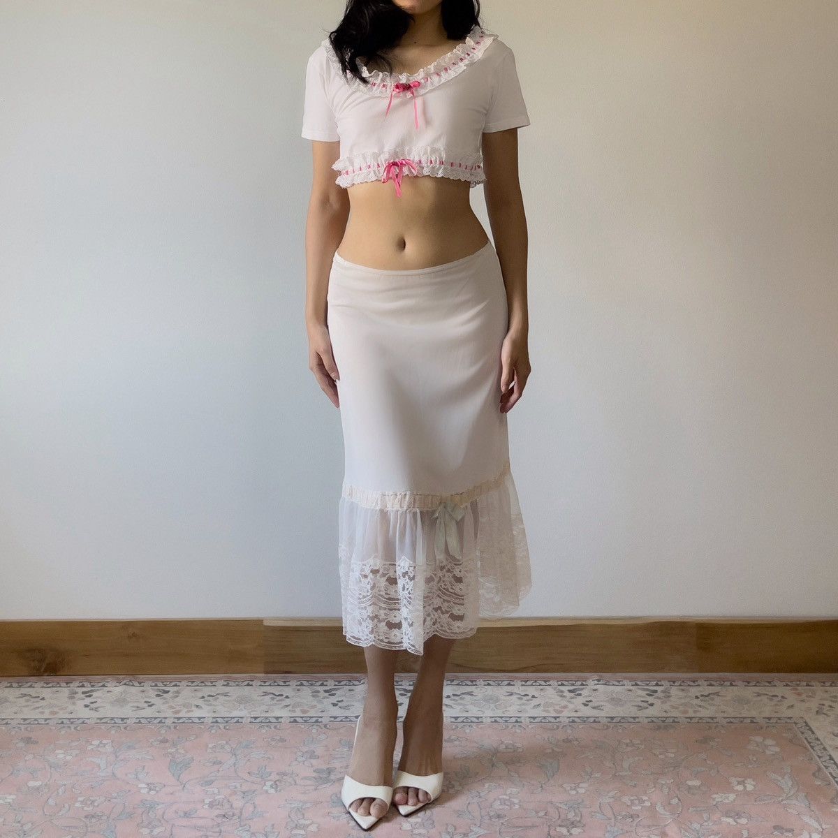 Victoria's Secret Victoria’s Secret 1990s White Eyelet Lace Crop Top (S–L) Size L / US 10 / IT 46 - 2 Thumbnail