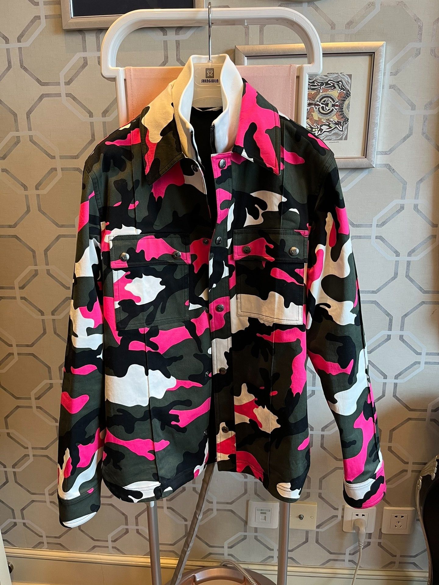 Valentino Valentino Pink Camouflage Shirt Jacket Size US S / EU 44-46 / 1 - 1 Thumbnail