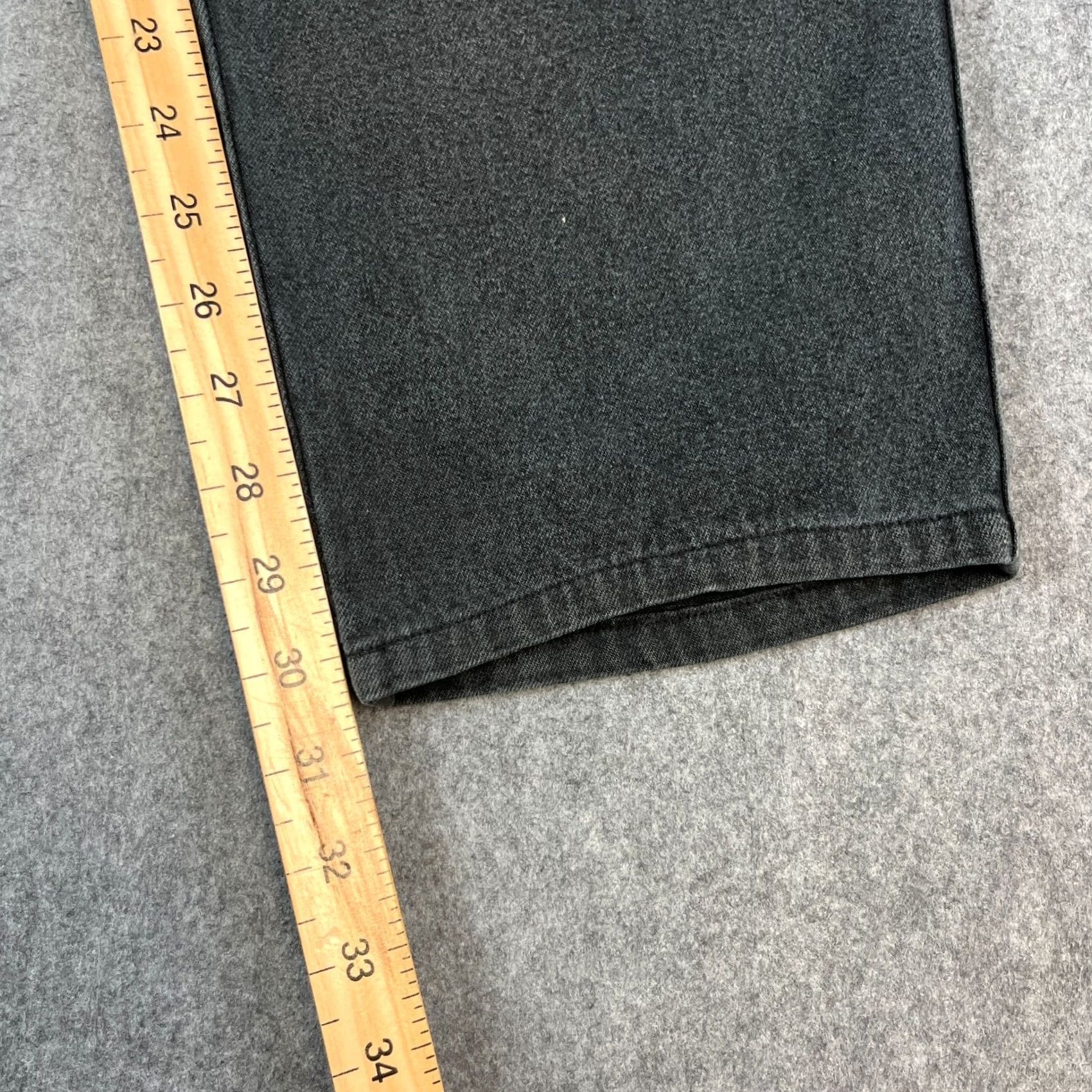 Moschino VINTAGE Moschino Jeans Regular Tapered 32 32 Black Italy Made Denim 5-Pocket Mens Accessories Logo Pocket Pattern No Pattern Size US 32 / EU 48 - 4 Thumbnail