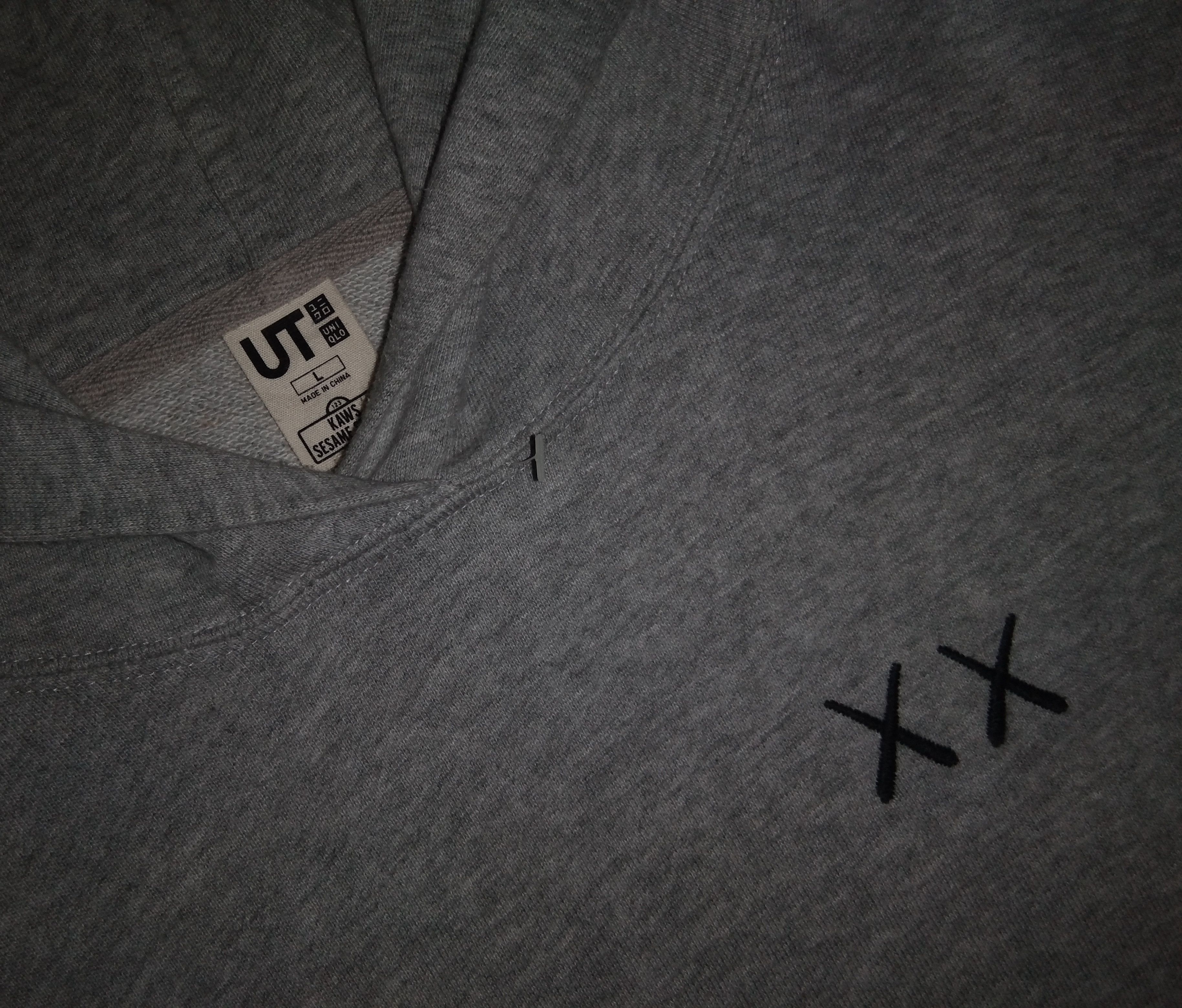 Kaws × Uniqlo Sesame Street x Kaws hoodie Size US M / EU 48-50 / 2 - 4 Thumbnail