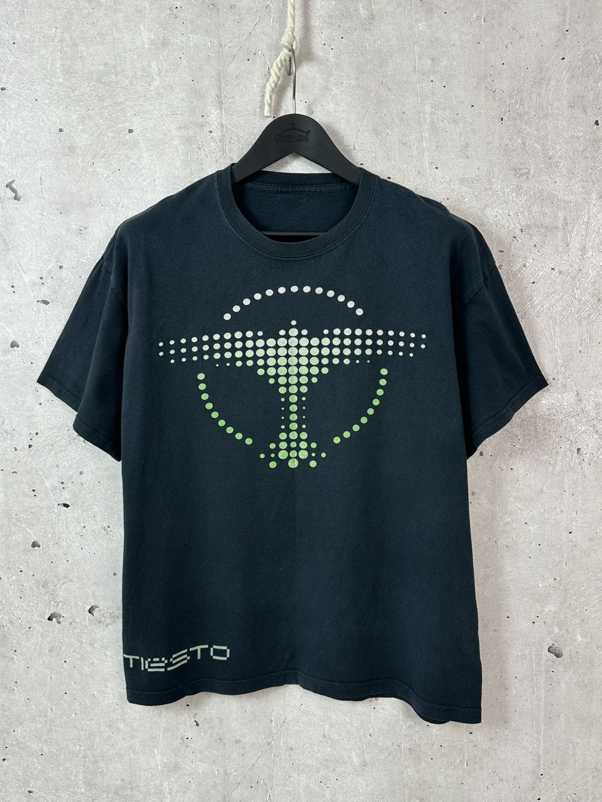 Vintage Vintage Tiesto Printed Balck T-shirt Size US L / EU 52-54 / 3 - 1 Thumbnail