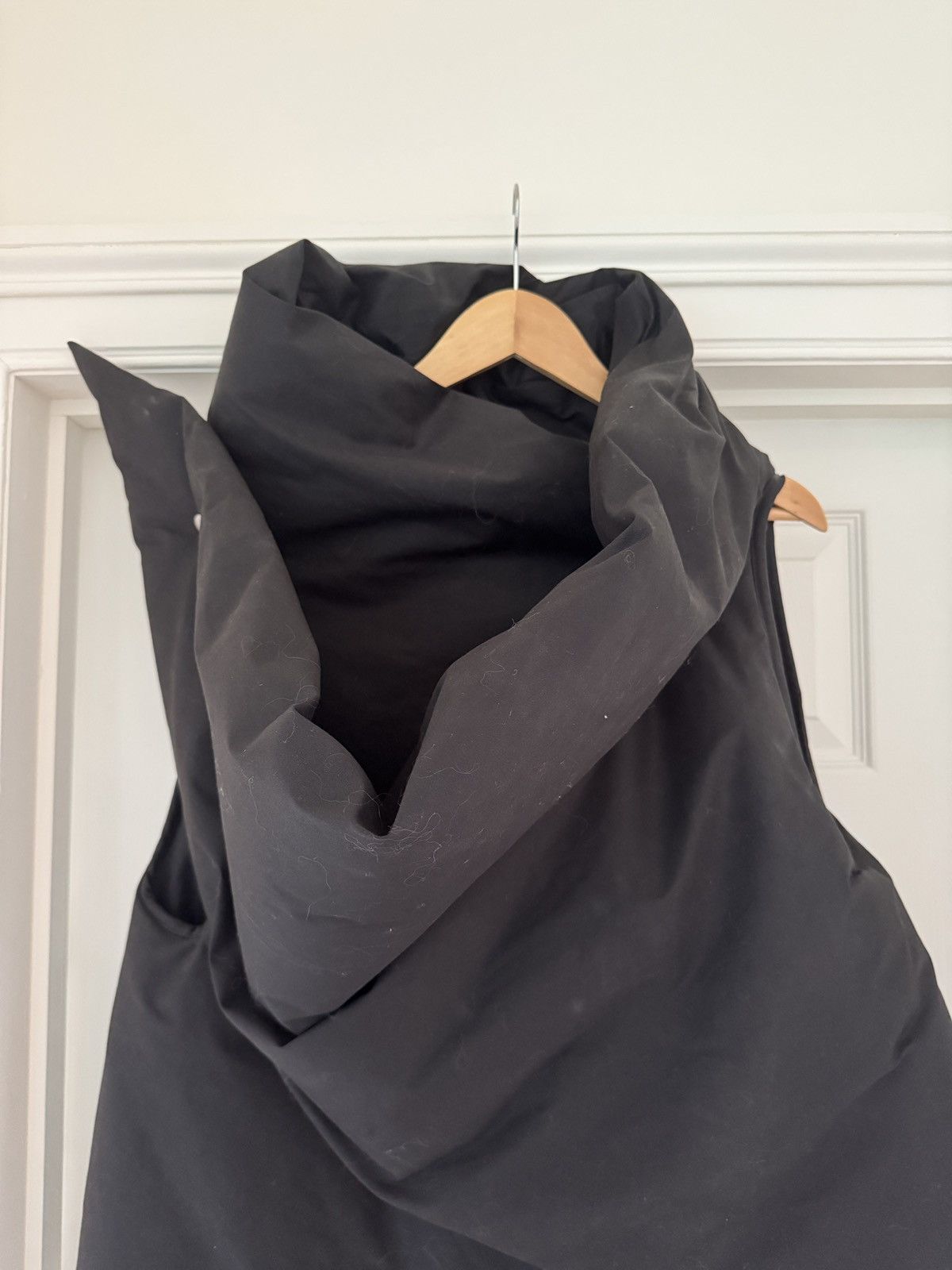 Rick Owens LAST DROP FW23 LUXOR GLEAM VEST IN BLACKHEAVY COTTON POPLIN Size US M / EU 48-50 / 2 - 9 Thumbnail