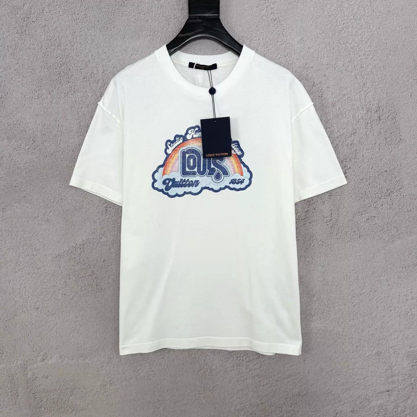 Louis Vuitton LV Rainbow Logo Print Crew SS Tee Men's White M Size US M / EU 48-50 / 2 - 1 Thumbnail