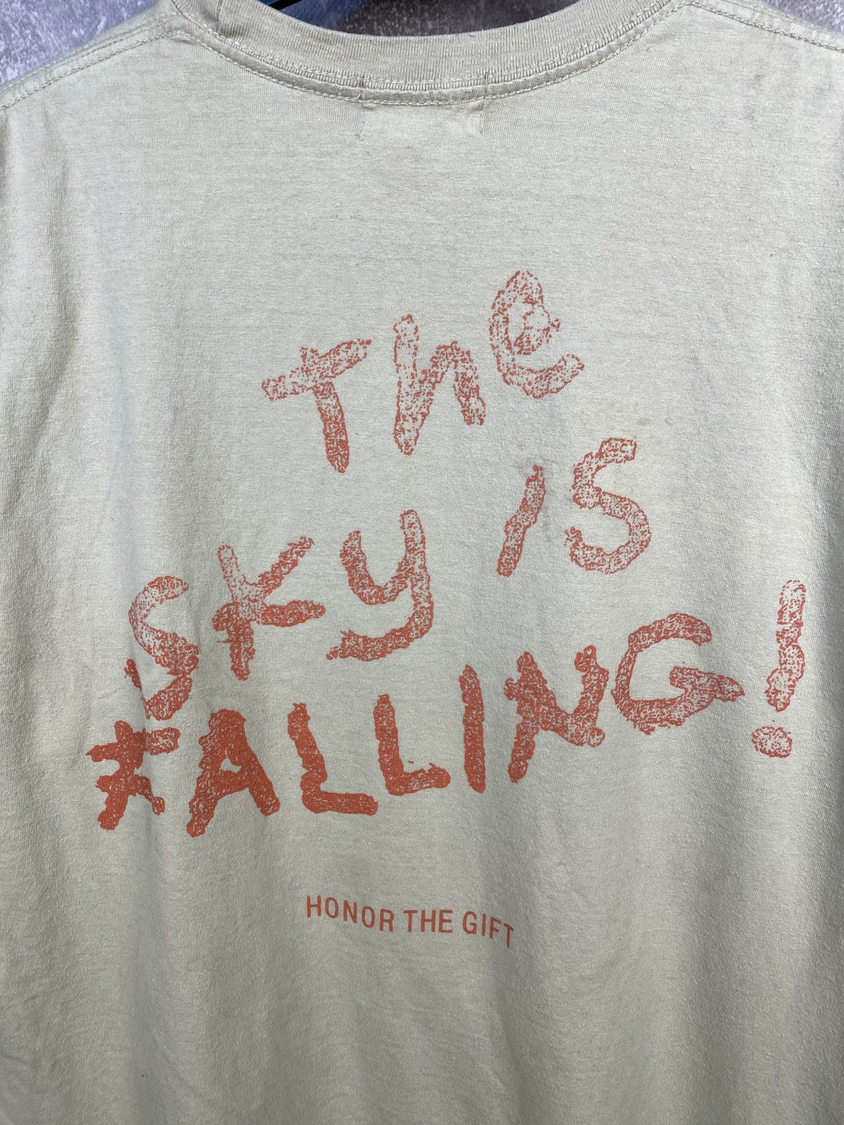 Honor the Gift Honour The Gift Yeezy Sky Is Falling T-Shirt Rare Retro Hype Size US M / EU 48-50 / 2 - 4 Thumbnail