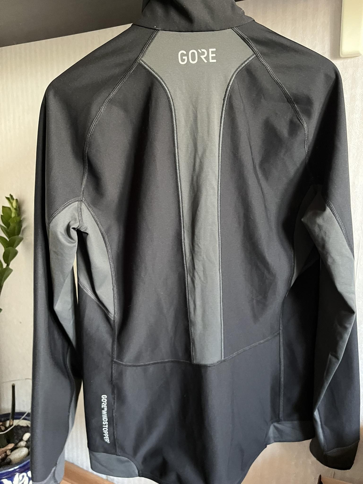 GOREWEAR Gore windstopper light running run hiking bike Size US S / EU 44-46 / 1 - 7 Thumbnail