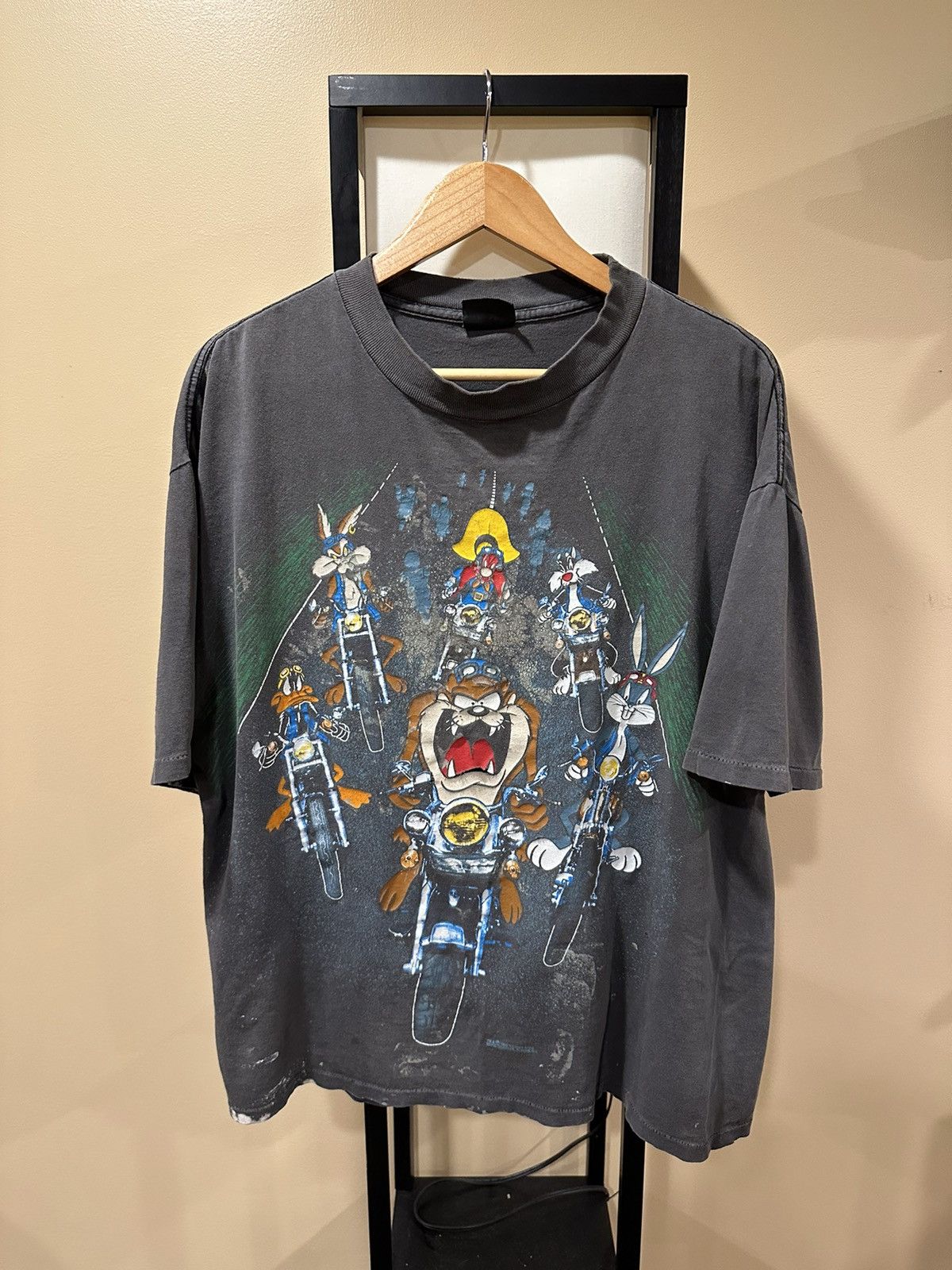 Cartoon Network Vintage Looney Tunes 1993 Motorcycle Biker Faded T-Shirt Size US XL / EU 56 / 4 - 1 Thumbnail