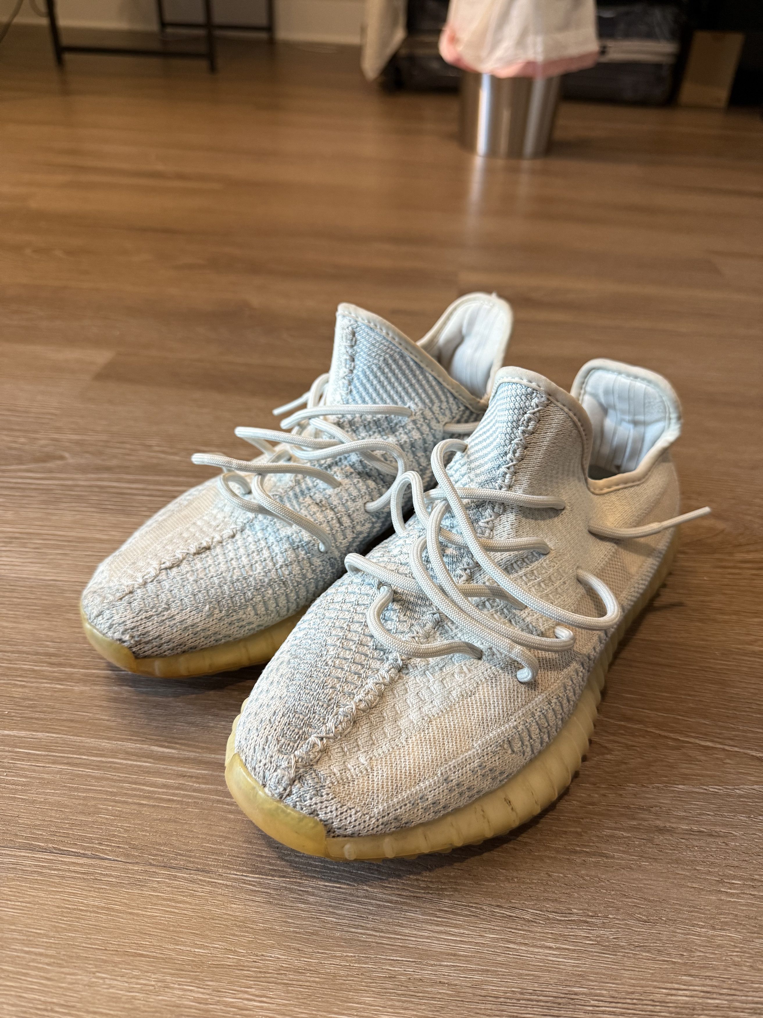Yeezy Yeezy 350 V2 cloud white Size US 10 / EU 43 - 3 Thumbnail