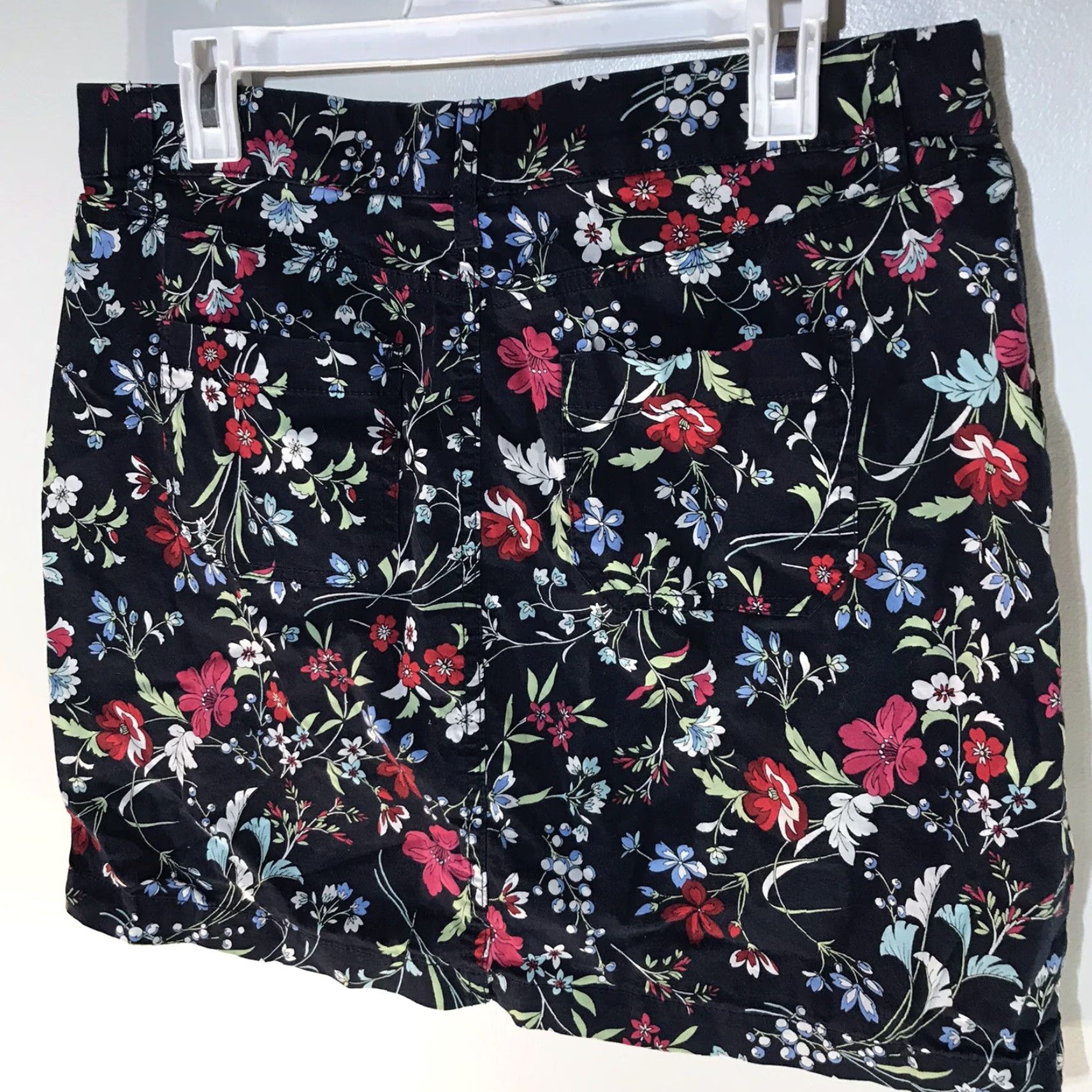 Croft & Barrow Croft Barrow Navy/Floral Effortless Stretch Skort Womens Size 12 Size 34" / US 12 / IT 48 - 2 Thumbnail