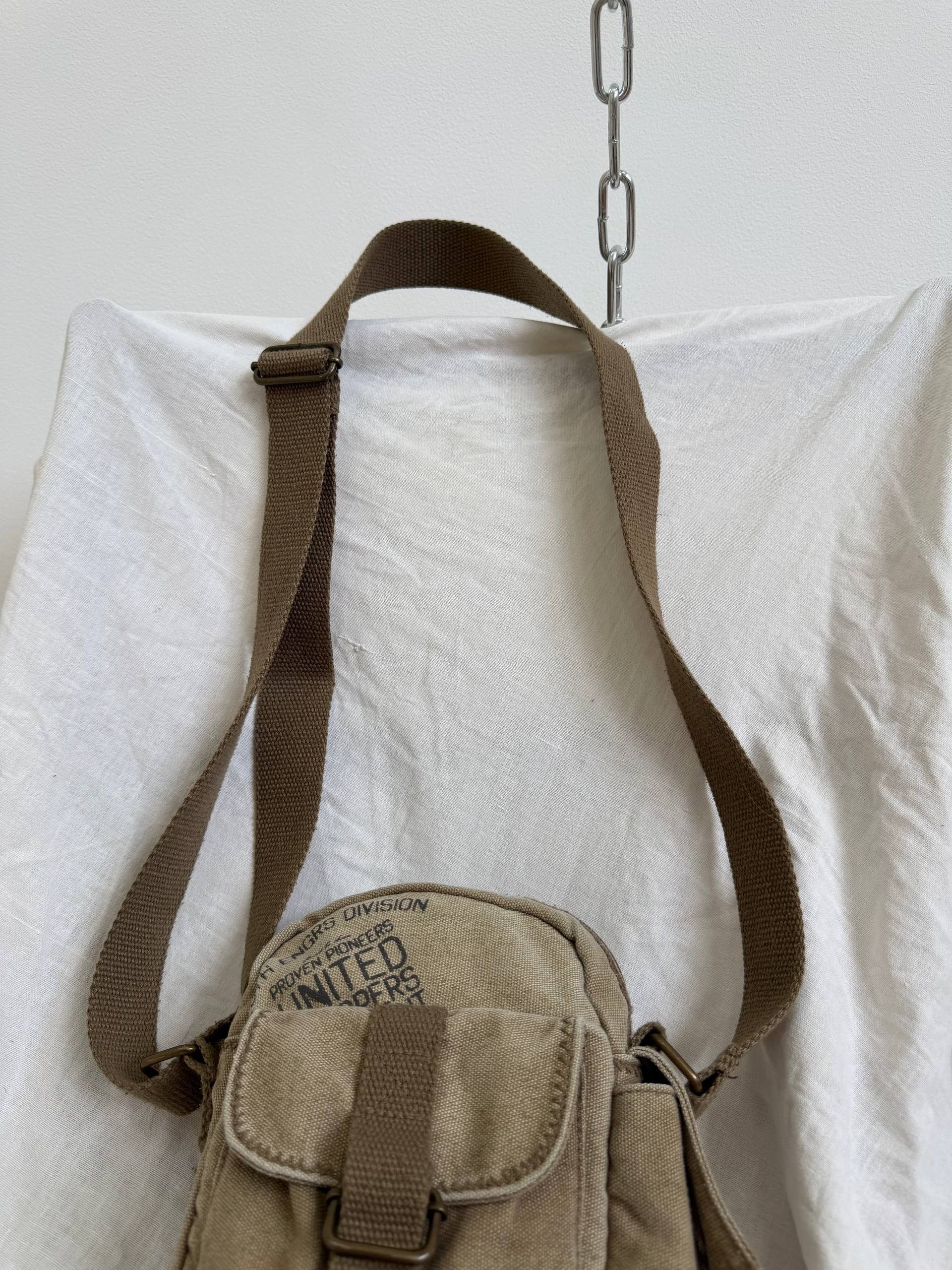 Vintage Vintage 90s Army Diesel Style Crossbody Mini Bag Size ONE SIZE - 7 Thumbnail