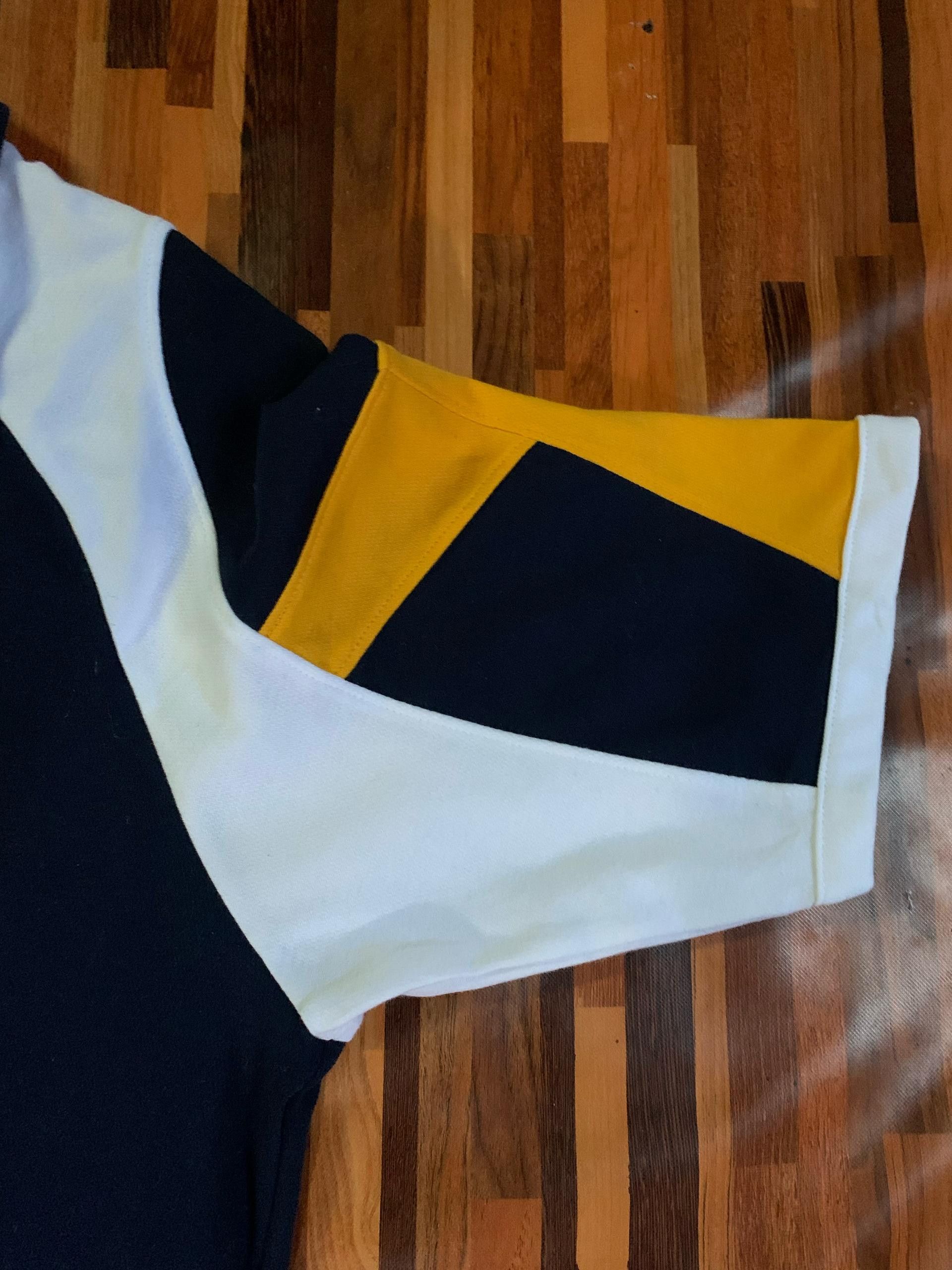 Vintage Vintage OSA 21 JAPAN asics Jersey 90s OSAKA Size US L / EU 52-54 / 3 - 7 Thumbnail