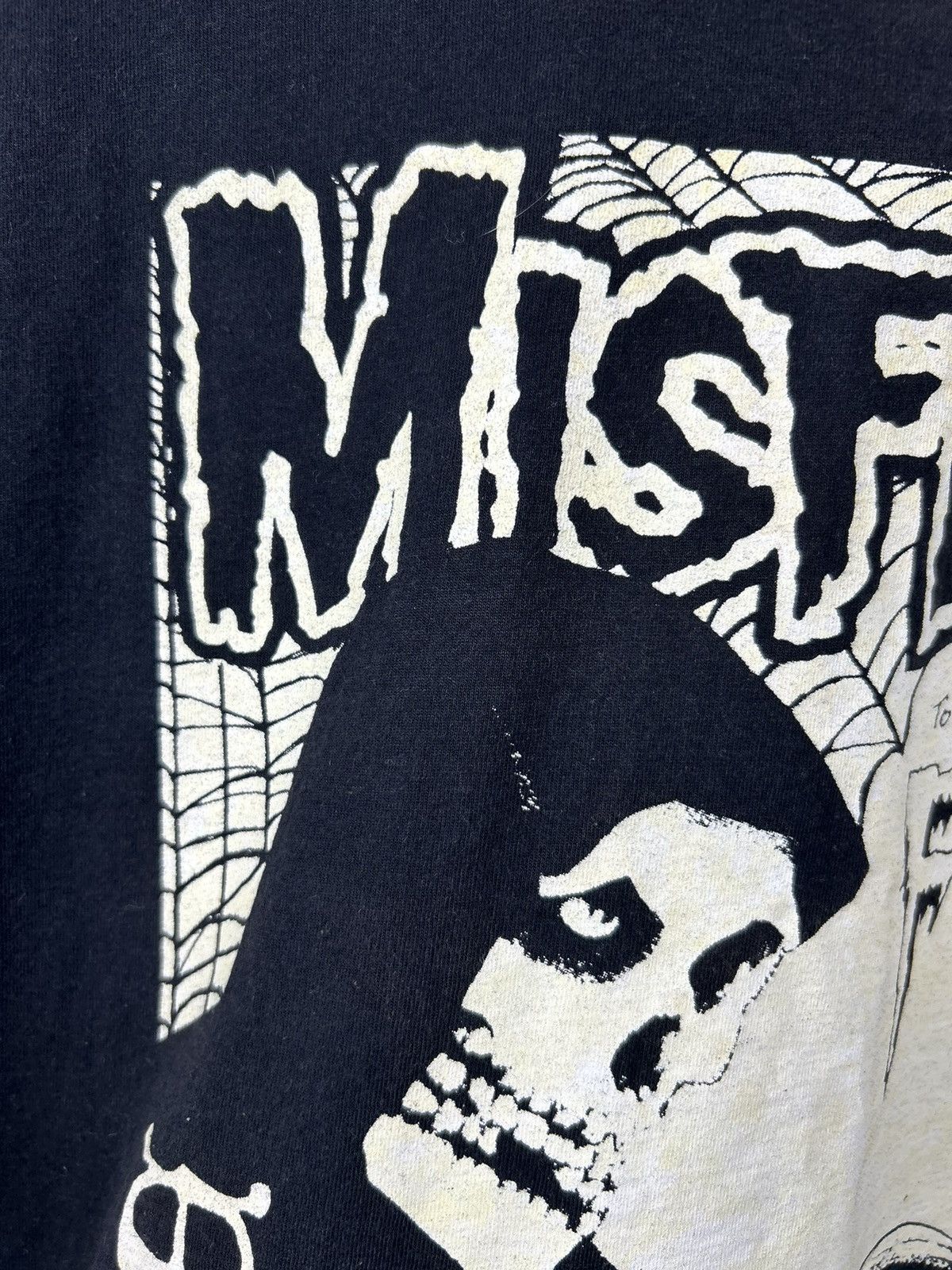 Band Tees Vintage 2005 Misfits Evilive Fangs Euro Promo T Shirt Size US XL / EU 56 / 4 - 9 Thumbnail