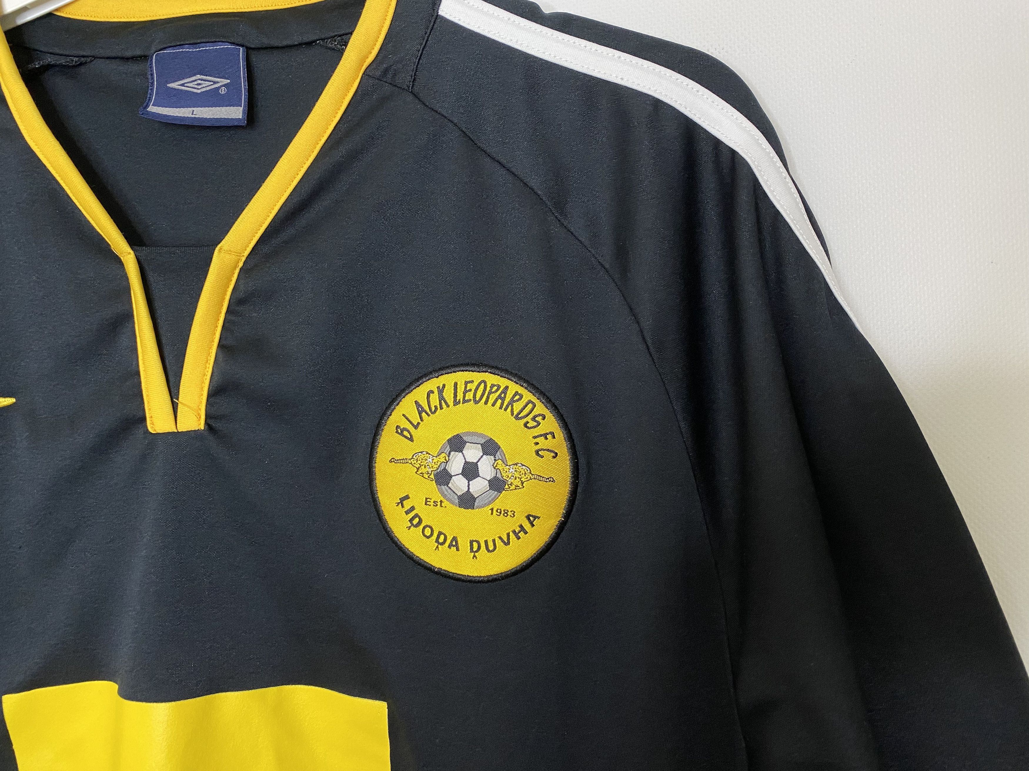 Umbro BLACK LEOPARDS FC AWAY FOOTBALL SHIRT SOCCER JERSEY Size US L / EU 52-54 / 3 - 3 Thumbnail