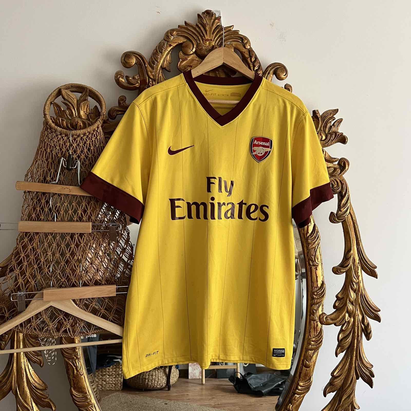 Nike NIKE ARSENAL 2010 2013 FOOTBALL Shirt SOCCER jersey Sz XL Size US XL / EU 56 / 4 - 1 Thumbnail