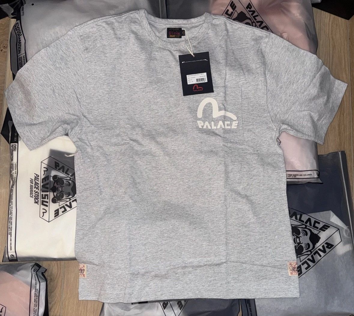 Palace Evisu Heavy Wash Tri Ferg T-Shirt Grey - Size XL ✓
